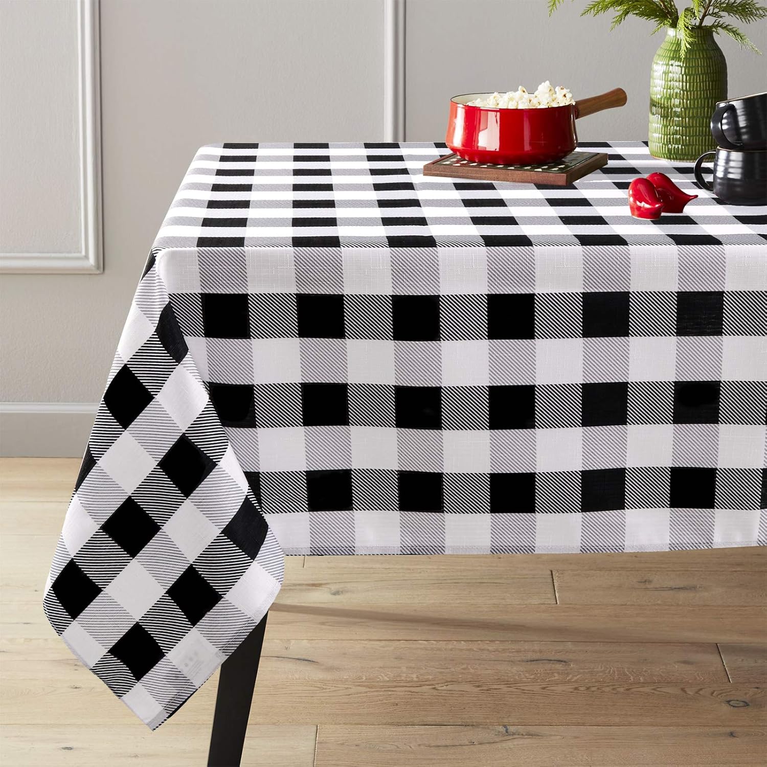 ColorBird Buffalo Plaid Tablecloth Gingham Farmhouse Table Cloth Water Resistant Spillproof Polyester Fabric Table Cover for Home Kitchen Party (Round, 60 Inch, Black and White)