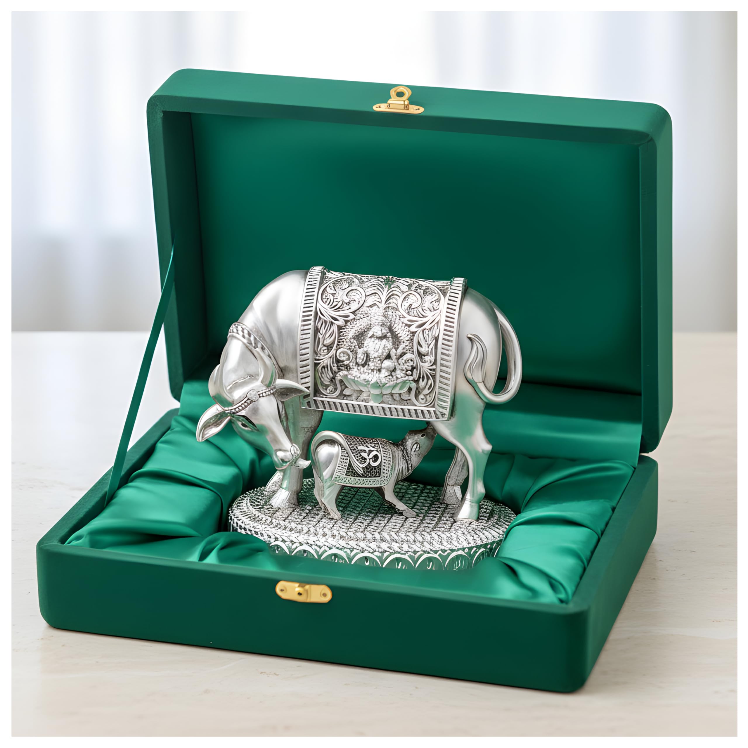 Dev Aastha 999 Pure Silver Plated Kamdhenu Cow Idol | 2.5 inch Vastu Home Decor for Pooja Room & Mandir | Symbol of Prosperity & Abundance | Ideal Religious & Spiritual Gift