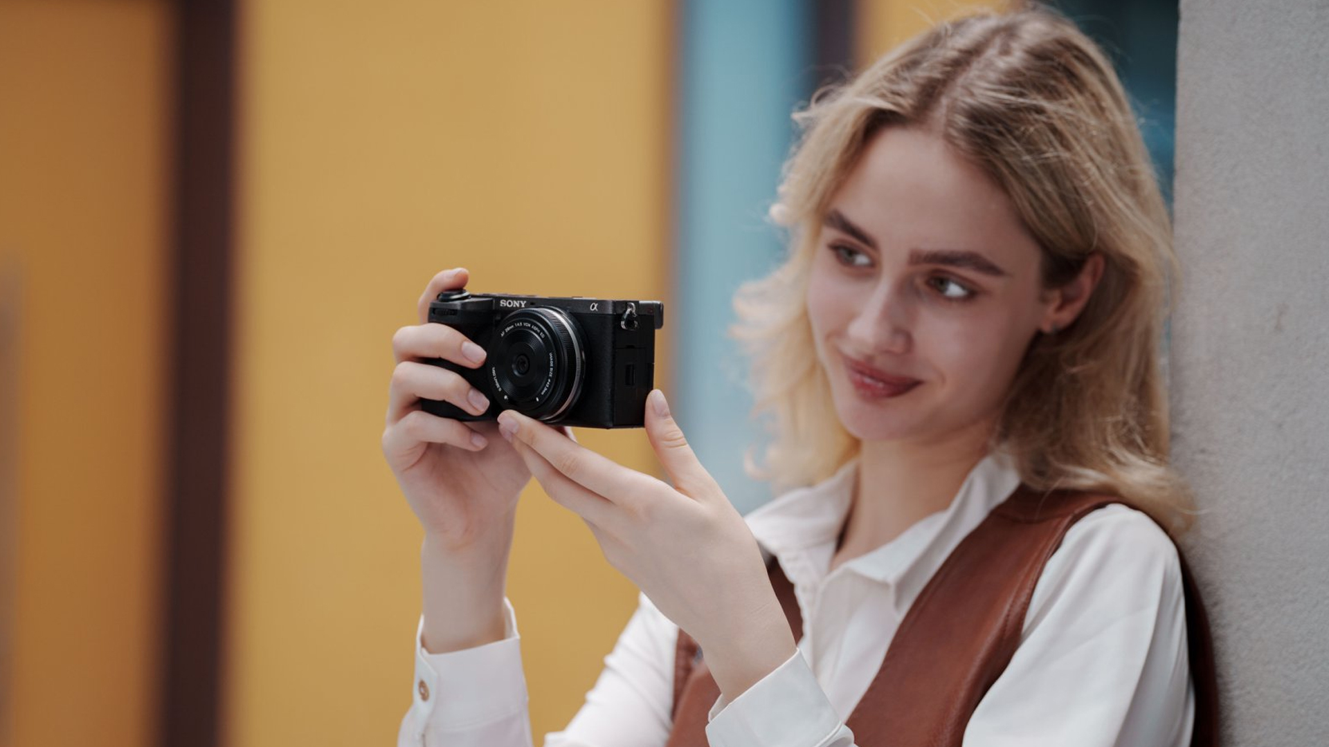 Amazon.com : Viltrox AF 28mm f4.5 FE Pancake Lens for Sony E Mount