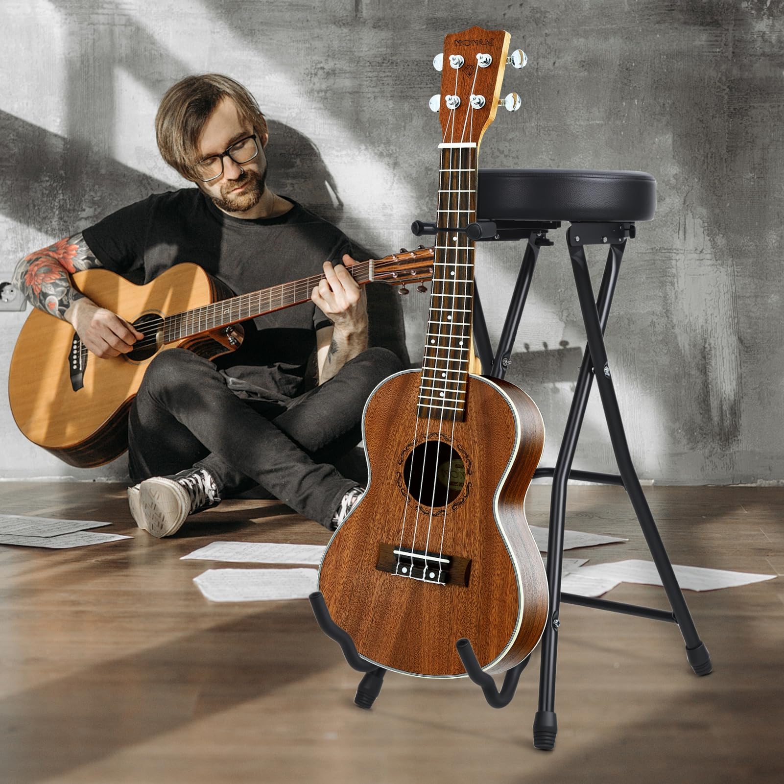 Tabouret de Guitare avec Siège Rembourré, Tabouret de Musicien Pliable avec Siège Rembourré, Repose-Pieds, Crochet Rétractable, pour Guitare Basse Électrique Acoustique Noir