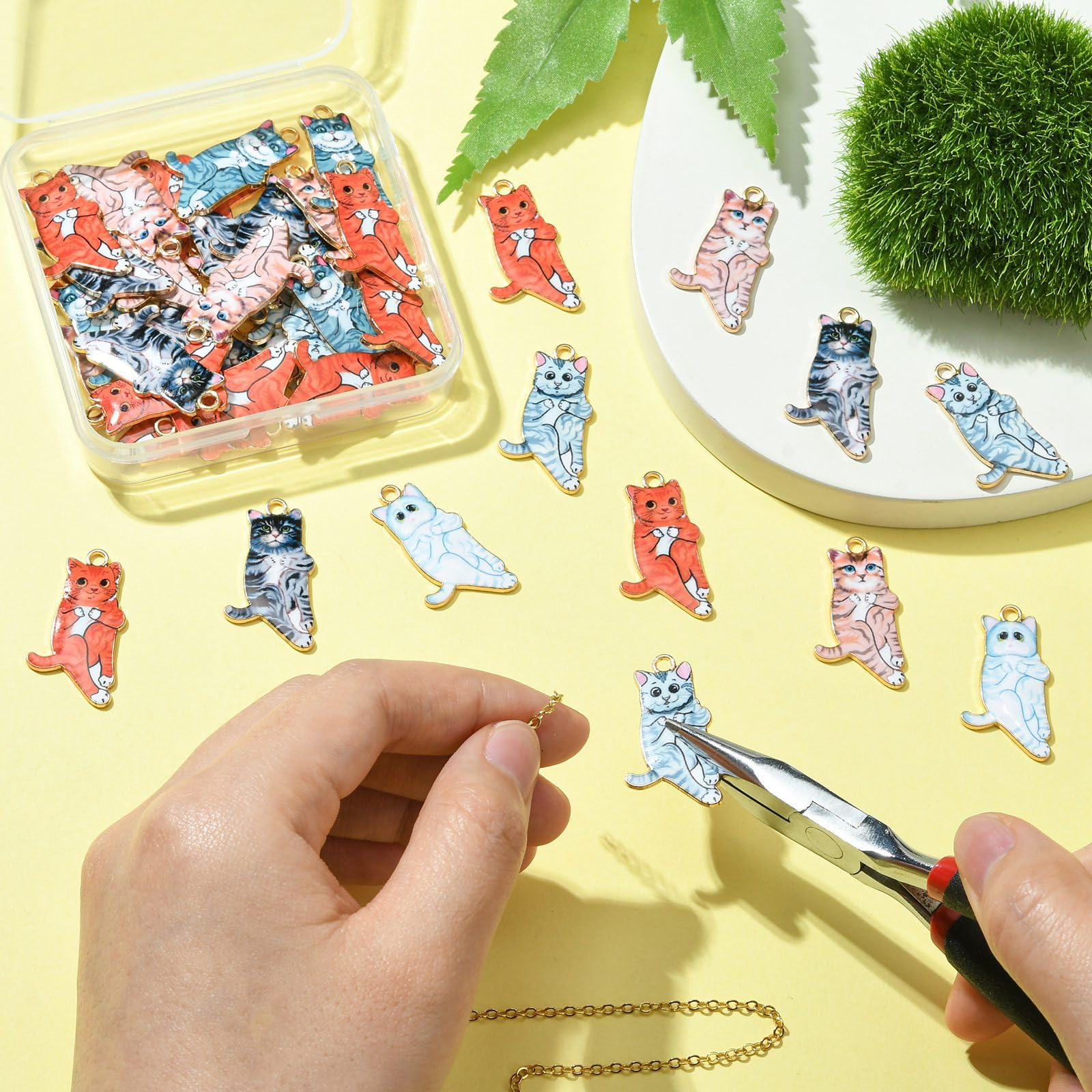 Stiesy 40Pcs 4 Colours Enamel Cat Charms Pendants Cute Standing Kitten Charm Colourful Printed Pet Animal Dangle Charms for Jewellery Making DIY Bracelet Crafting - Image 3