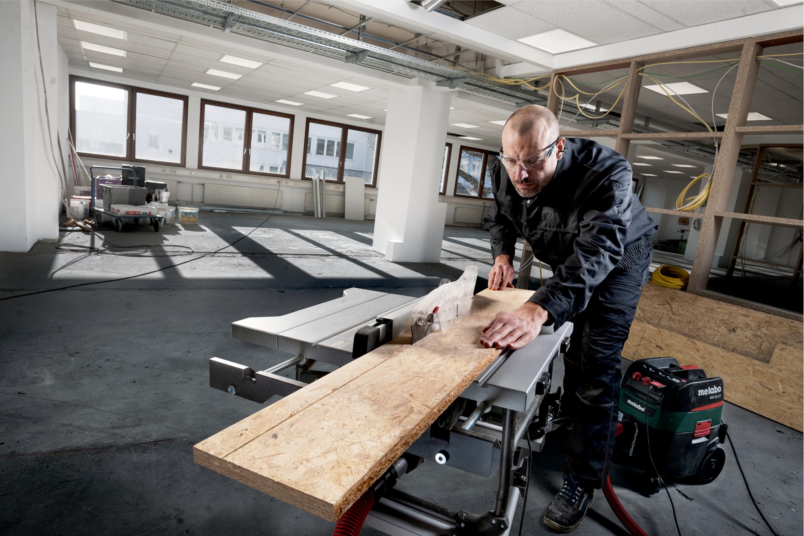 metabo Tischkreissäge TS 254 M, Mobile Kreissäge mit Ø 254 mm Sägeblatt | Kompakte Montagesäge mit 1500 W, Parallelanschlag, Winkelanschlag, Schiebestock, Tischverbreiterung und Sanftanlauf