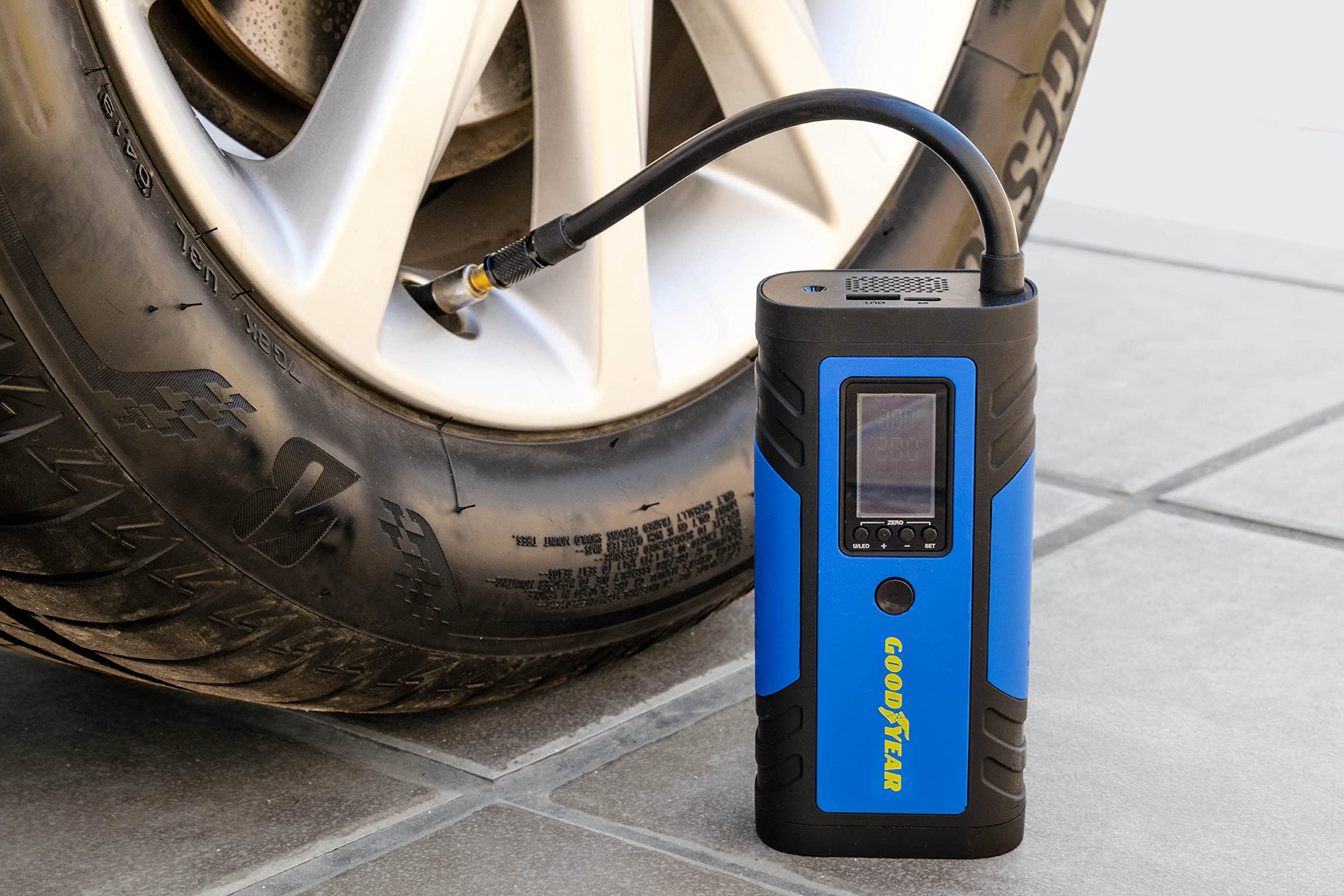 Goodyear GOD0019 cyfrowy przenośny kompresor 150 PSI 8 A 2600 mAh 7,4 V USB C ładowanie typu C, niebieski