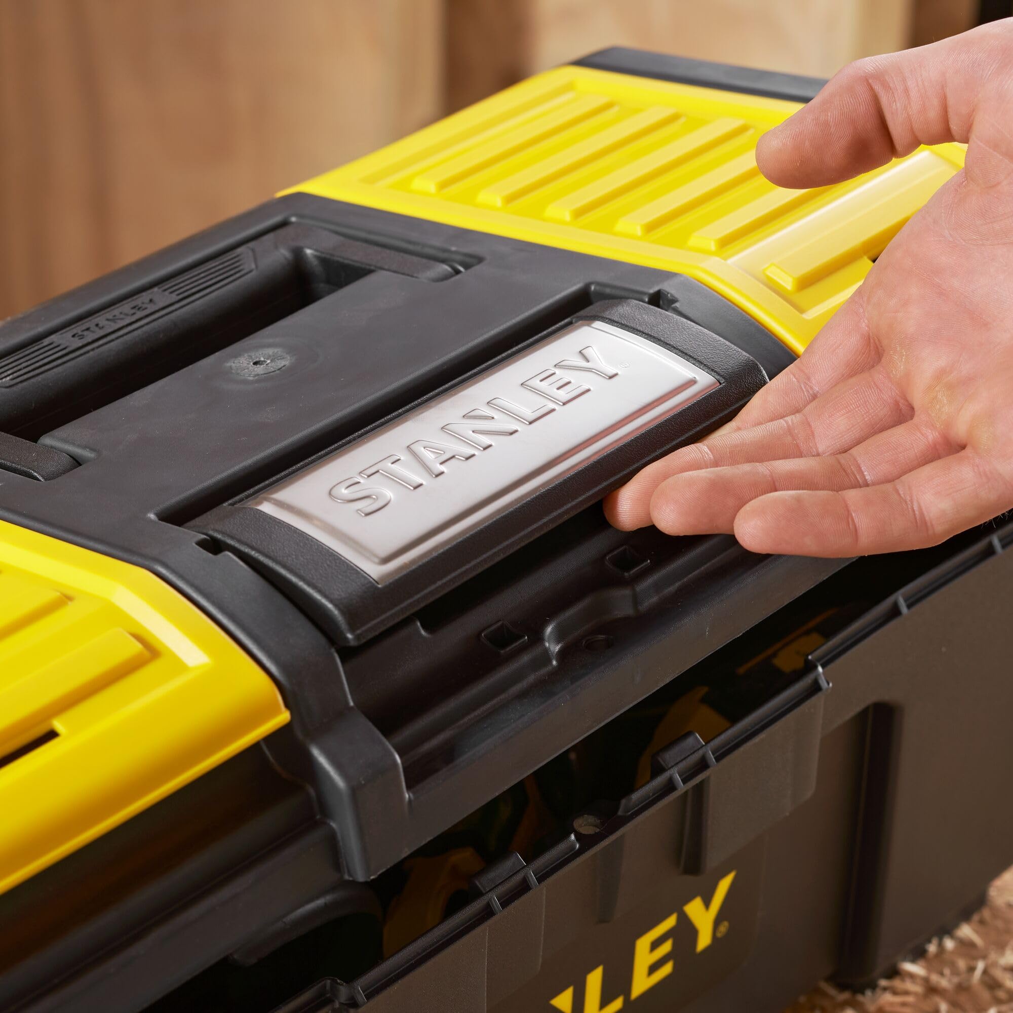 Stanley 179217 19-inch One Touch Toolbox DIY - Amazon.com