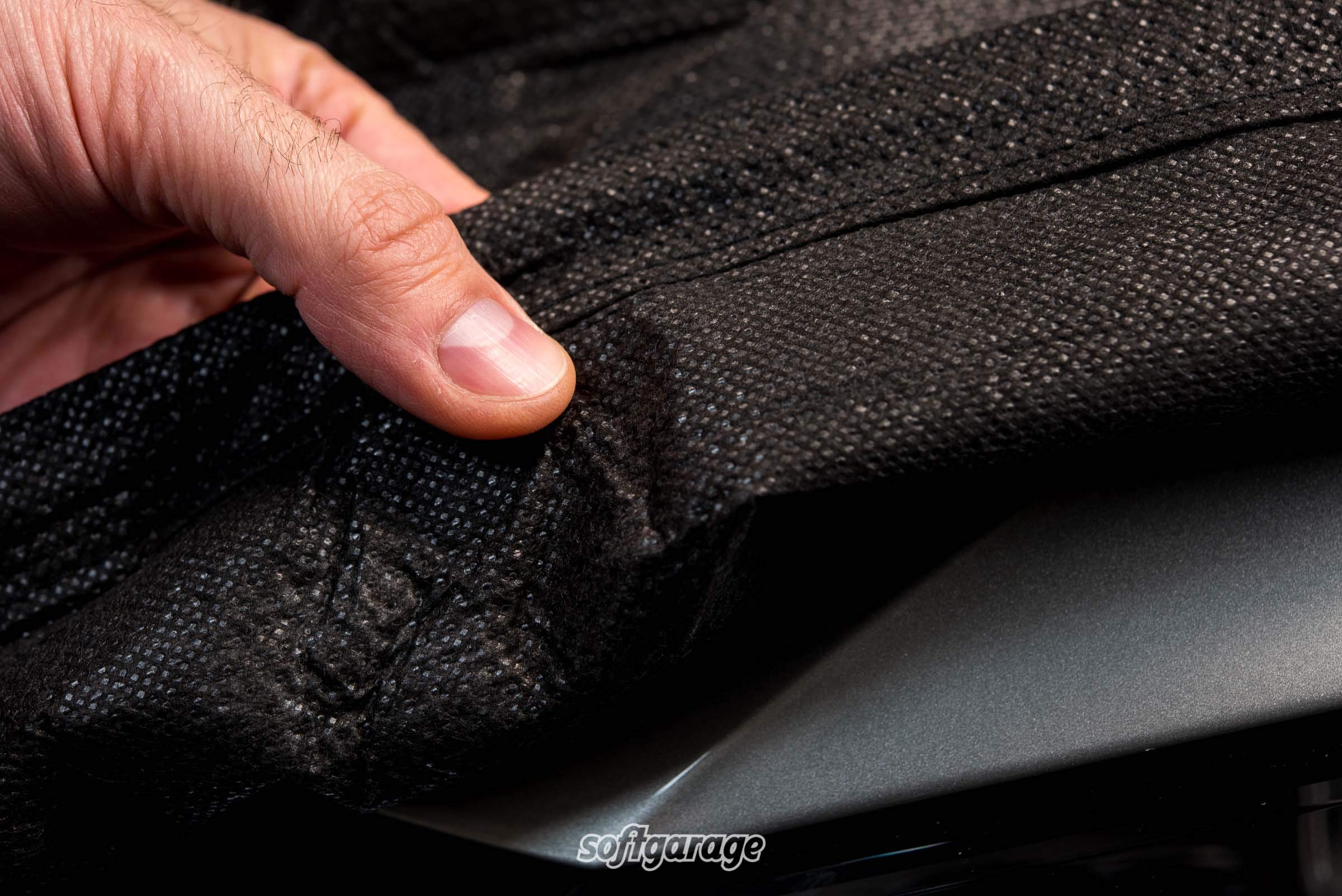 Vollgarage Basic 3-lagig schwarz Indoor Outdoor atmungsaktiv wasserabweisend Car Cover Ganzgarage Autoplane Autoabdeckung Artikel 304050-0999383