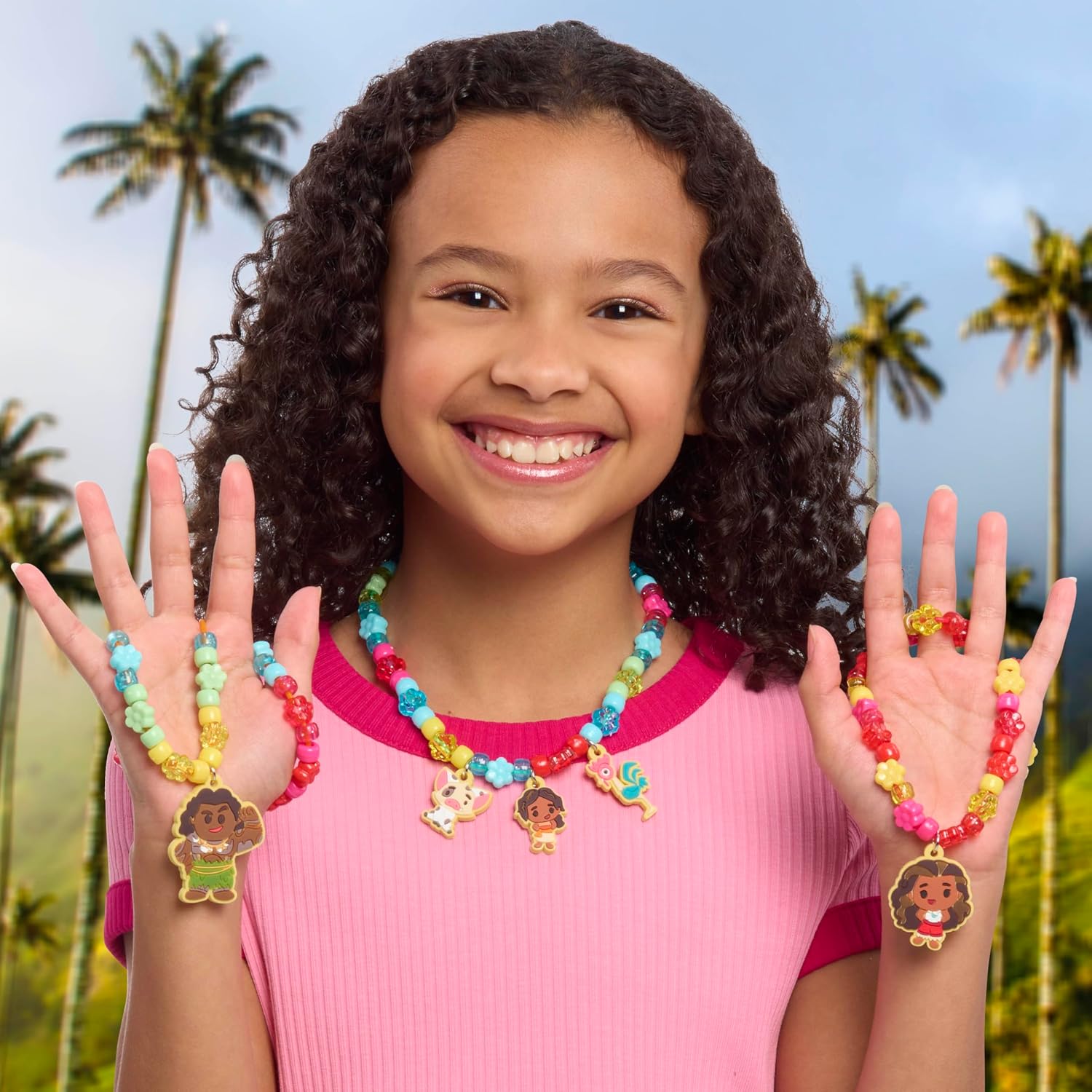 Tara Toys Disney Moana Necklace Activity Set – Kids DIY Jewelry Kit with 150+ Beads, 5 Character Charms & Carry Case, Creative Craft Gift for Ages 3+