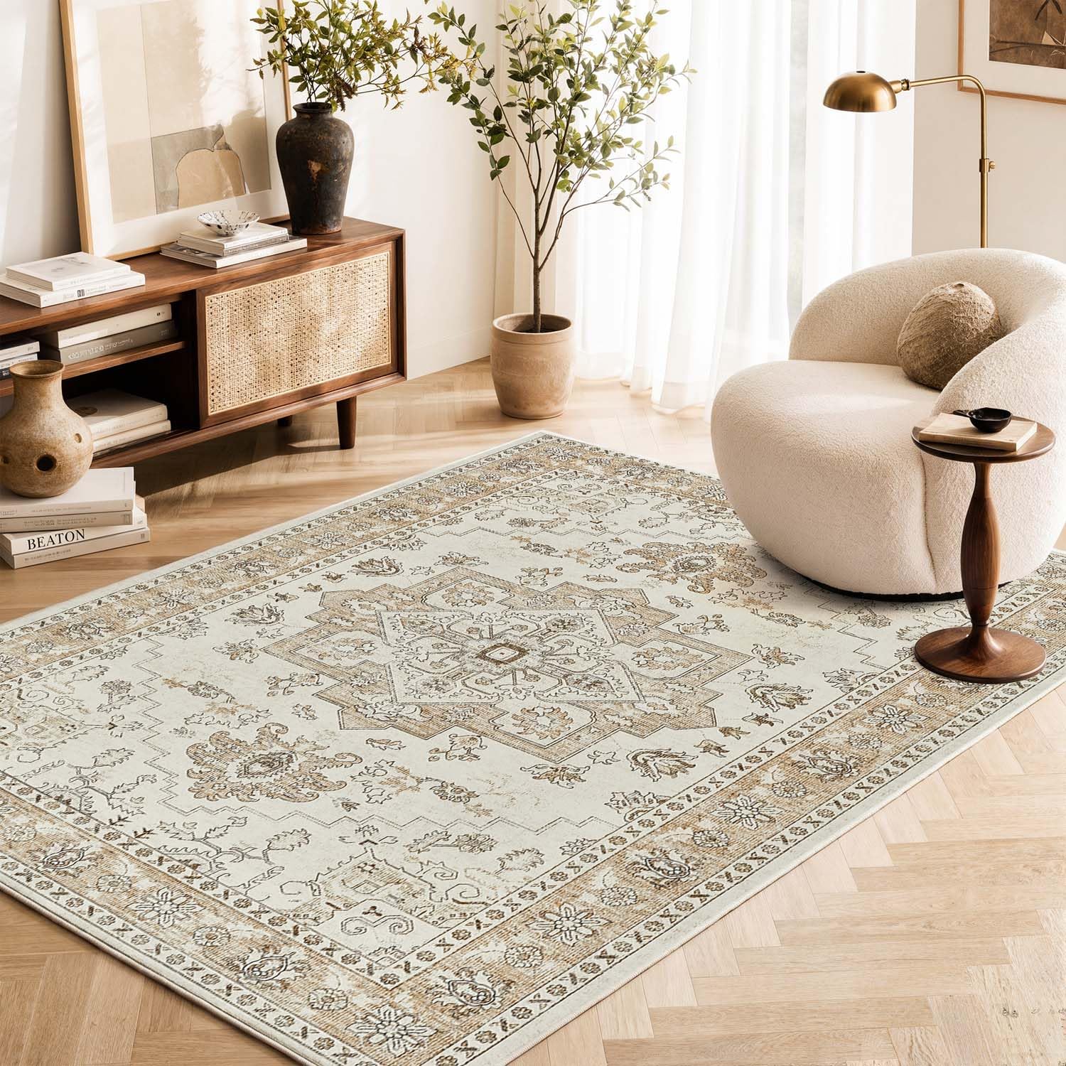 TOPICK Beige Taupe Rugs Living Room 140x200 cm, Vintage Lightweight Machine Washable Bedroom Rug, Soft Cashmere Texture Anti Crease Area Rugs for Lounge, Dining Room, Easy Care, Non Slip