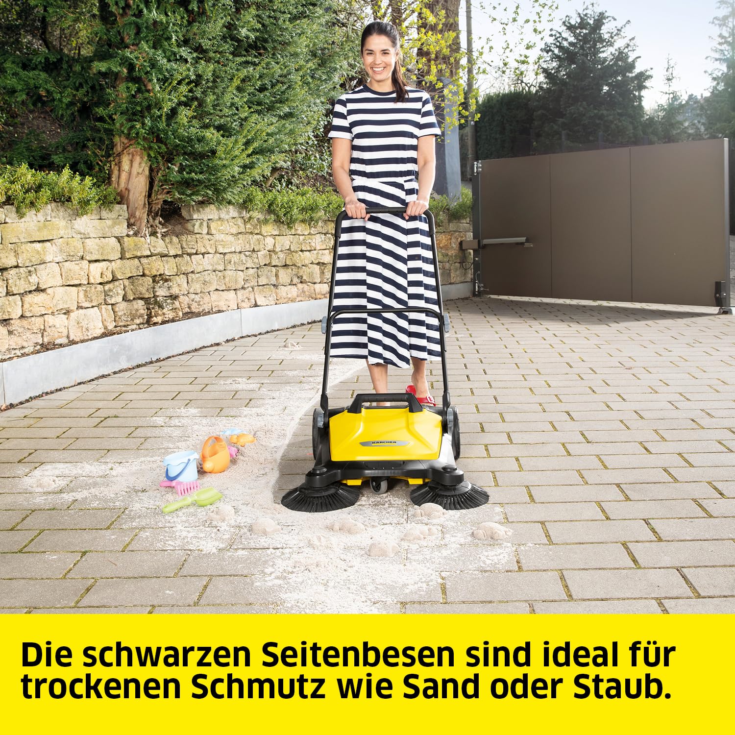 Kärcher Kehrmaschine S 4 Twin 2-in-1, gelb/schwarz | Max. Flächenleistung: 2400m²/h, 2 Seitenbesen, Kehrbehälter: 20 l, Arbeitsbreite: 680 mm