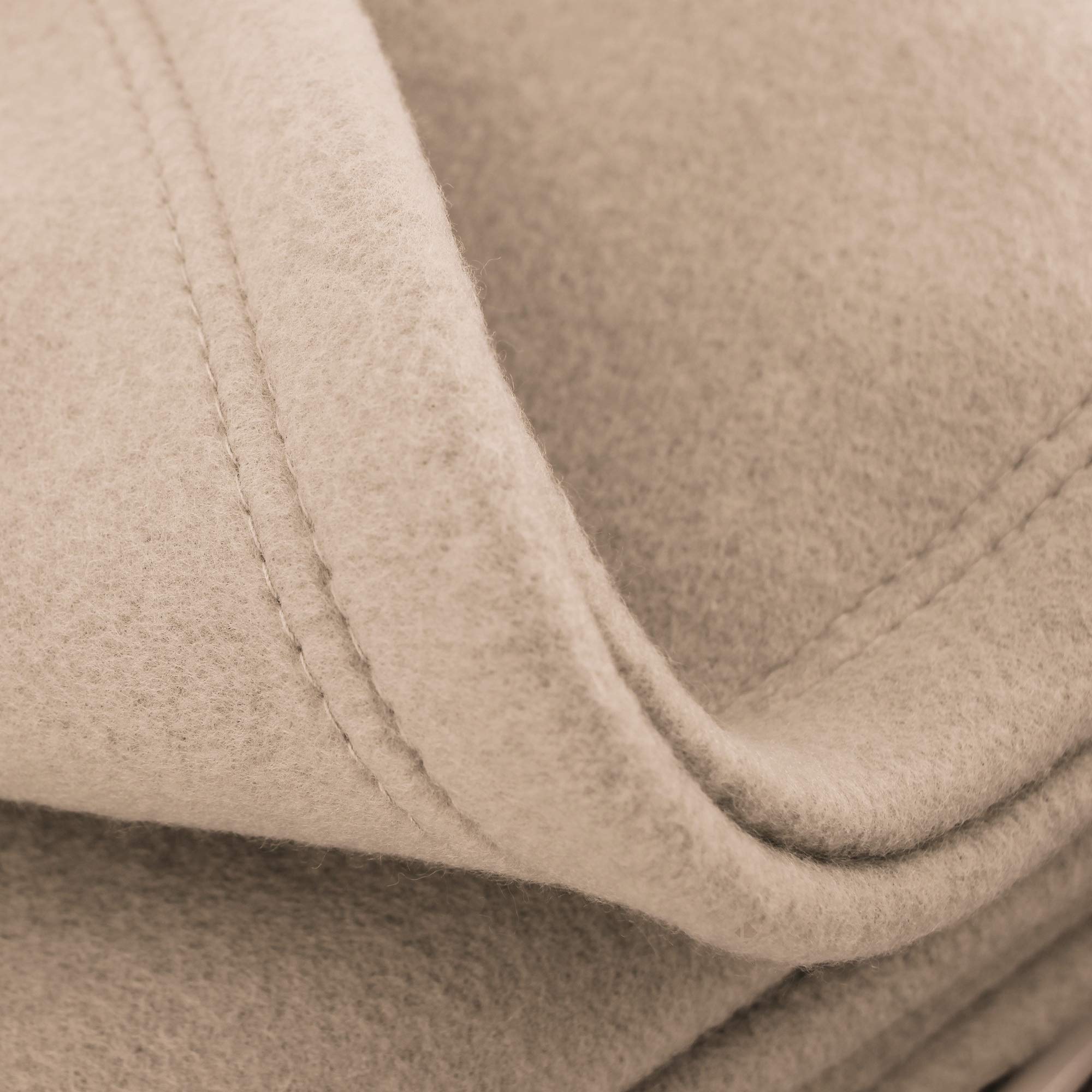 Linnea Couverture Polaire 240x260 cm Isba Sable 100% Polyester 320 g/m2 traité Non-feu