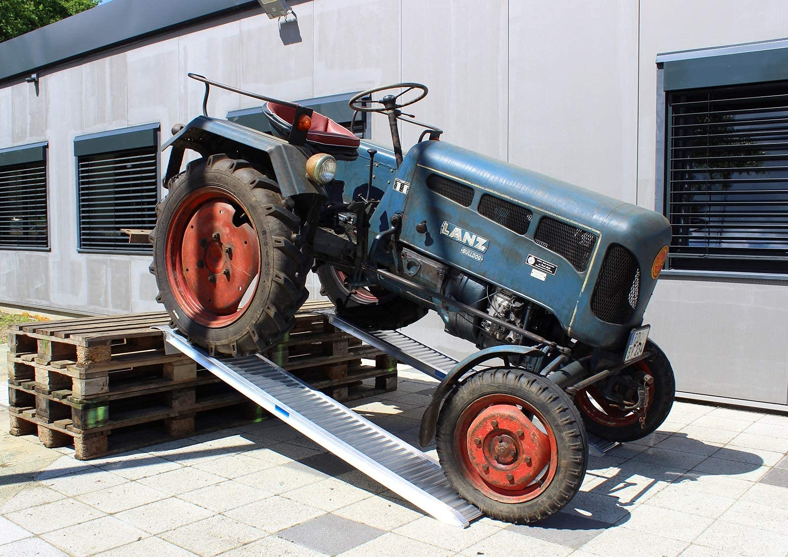 TRUTZHOLM 1x Schwerlastrampe 200 cm Aluminium Traglast 1000 kg Auffahrrampe 1t rutschfeste Oberfläche robuste Konstruktion Verladerampe für Auto Motorrad Quad Rasentraktor Maschinen