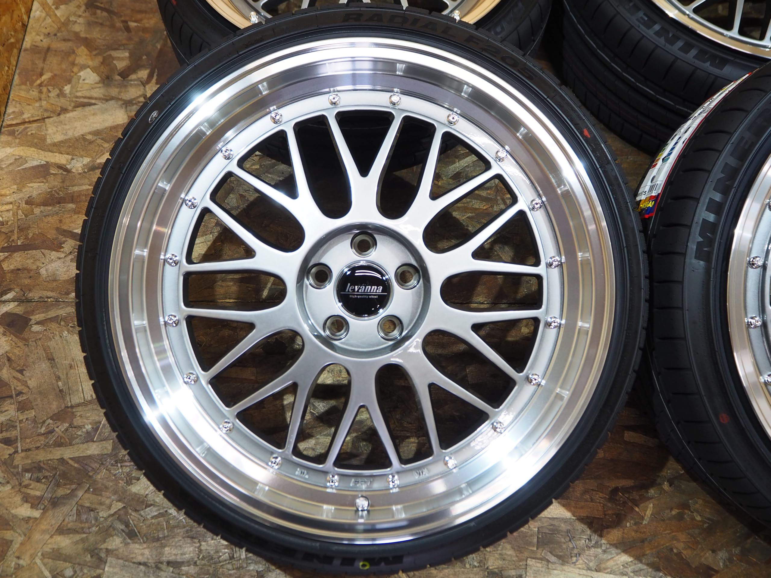 Amazon | levanna V10-EX FFT 19インチ 8.5J+42 5H100 ハイパー