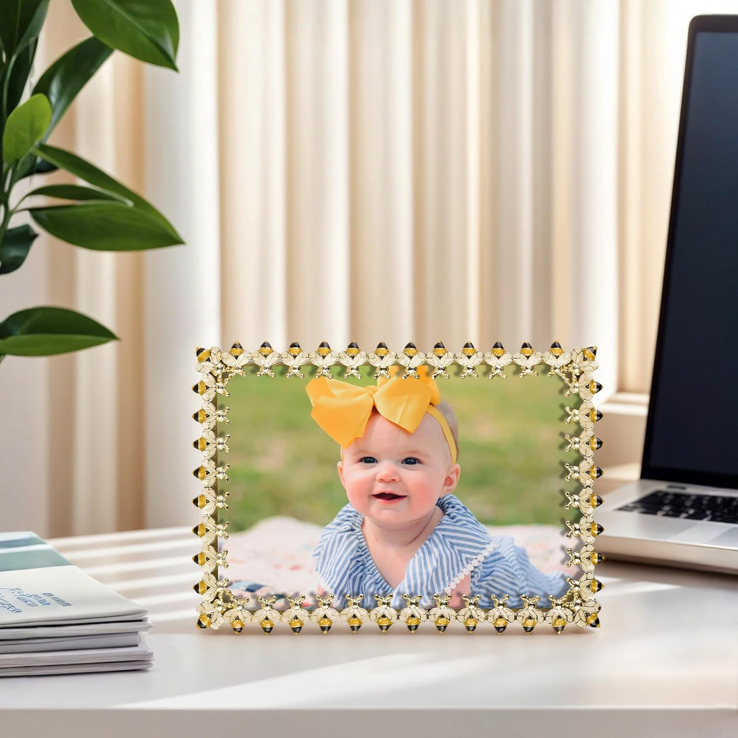 Gold Bee Picture Frame for 4x6 Photos – Elegant Decorative Bumble Bee Photo Frame Accents – Thoughtful Gift for Her Wedding Anniversary or Nature-Inspired Home Décor