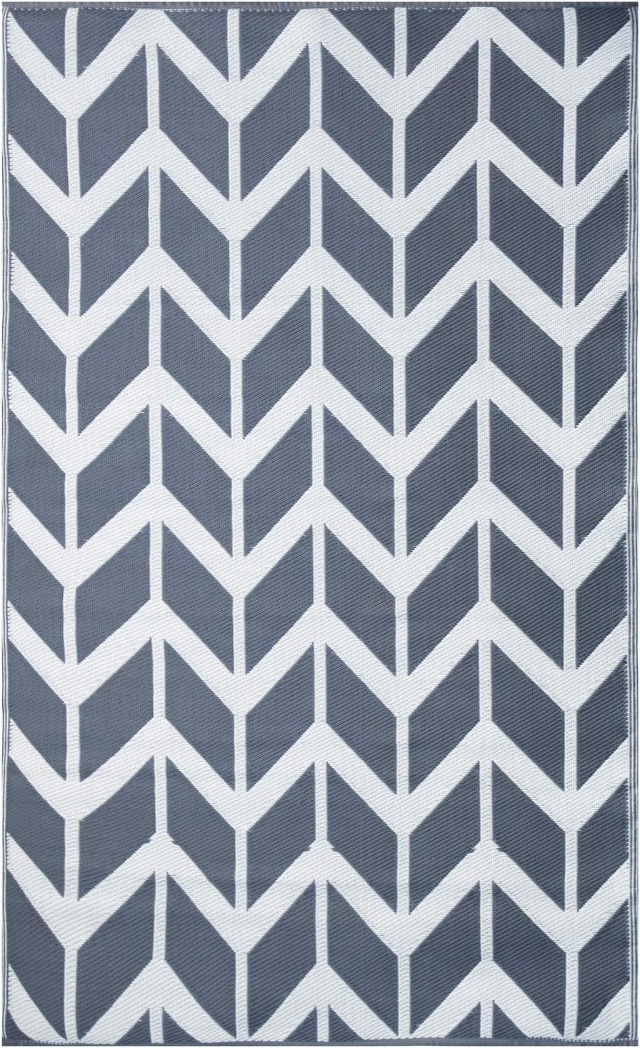 Earth Collective Recycled Easy Clean Outdoor Mat - The Original Plastic Outdoor Rug 5x8 Grey & White - Reversible, Eco, Sun Resistant, Great for Patio, Beach, Picnic or RV Camping
