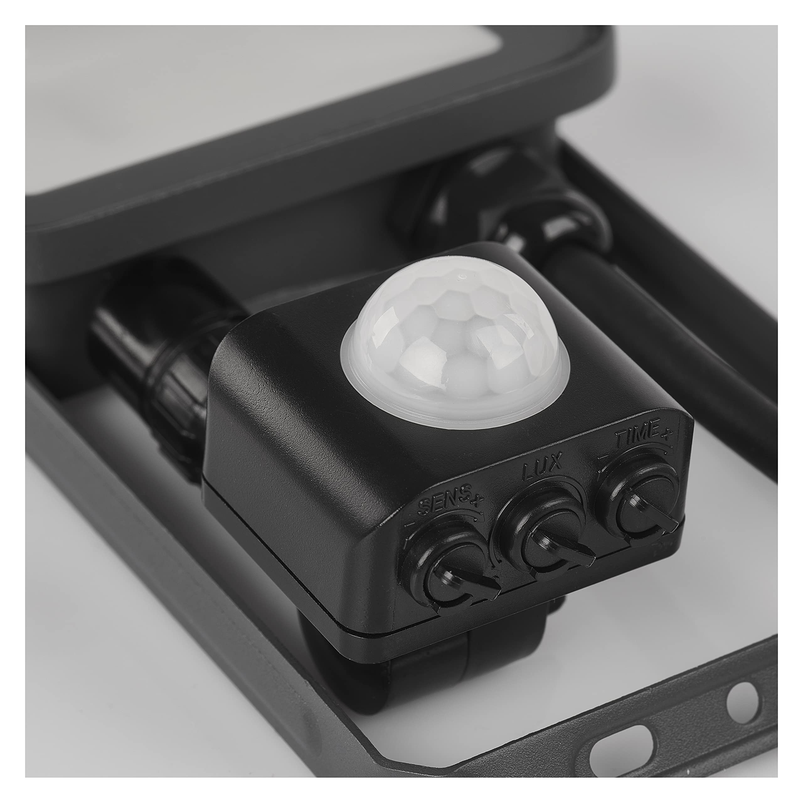 EMOS LED Strahler Profi 50W mit Bewegungsmelder, wasserdichtes Alu Flutlicht für Innen und Außen, Helligkeit 5500lm, Neutralweiß 4000K, CRI>80, Lebensdauer 50000h, Flacker-frei, 5 Jahre Garantie