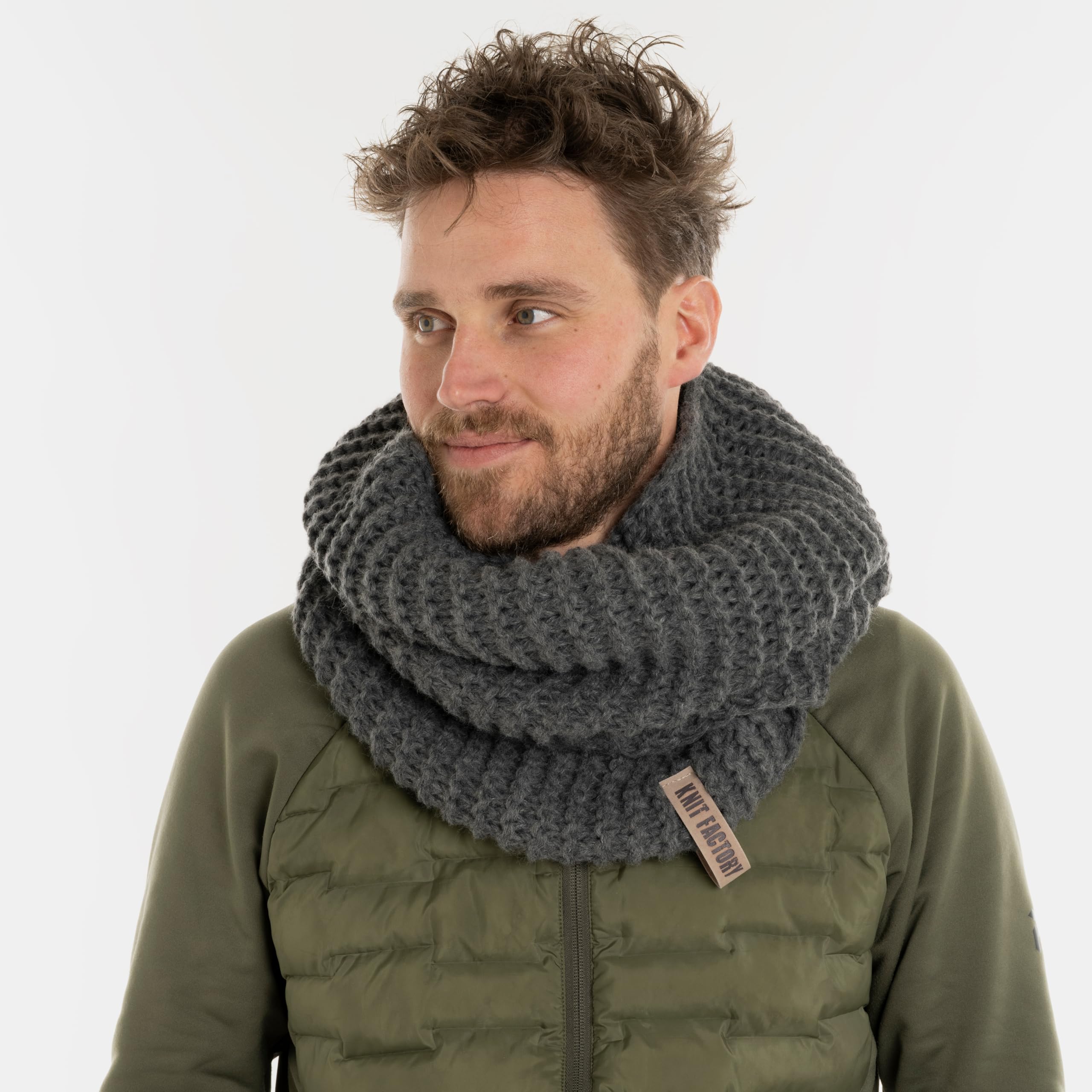 KNIT FACTORY - Alex Loop Schal - Schlauchschal - Winterschal - Rundschal - Herrenschal - Damenschal - Wollschal - Grob gestrickten Rippenmuster - Für Damen und Herren