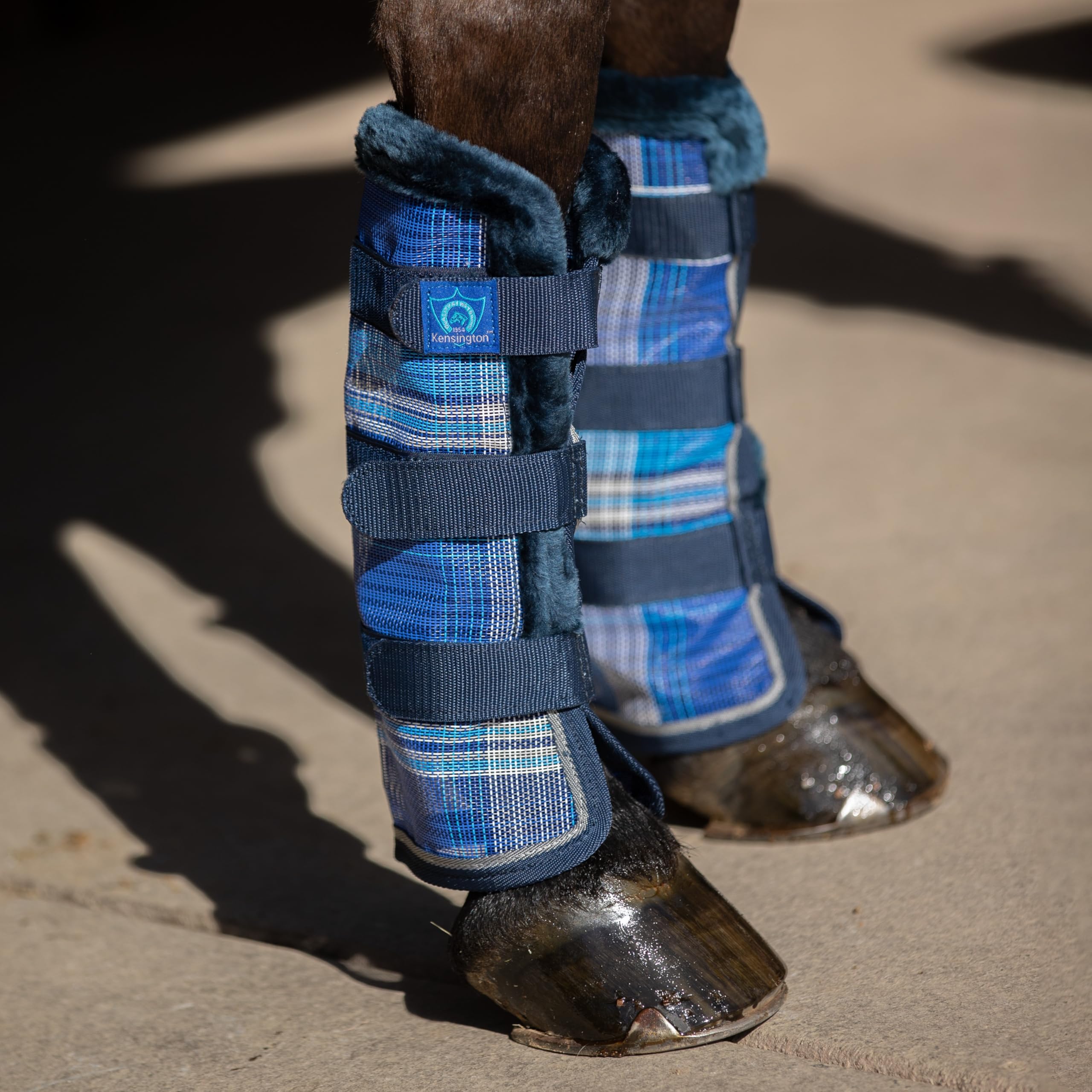 Kensington Botas de mosca para caballo, con ribete de forro polar, tecnología Stay-Up, protección contra picaduras de insectos y rayos UV, se venden en pares (2 botas), tamaño grande, color azul