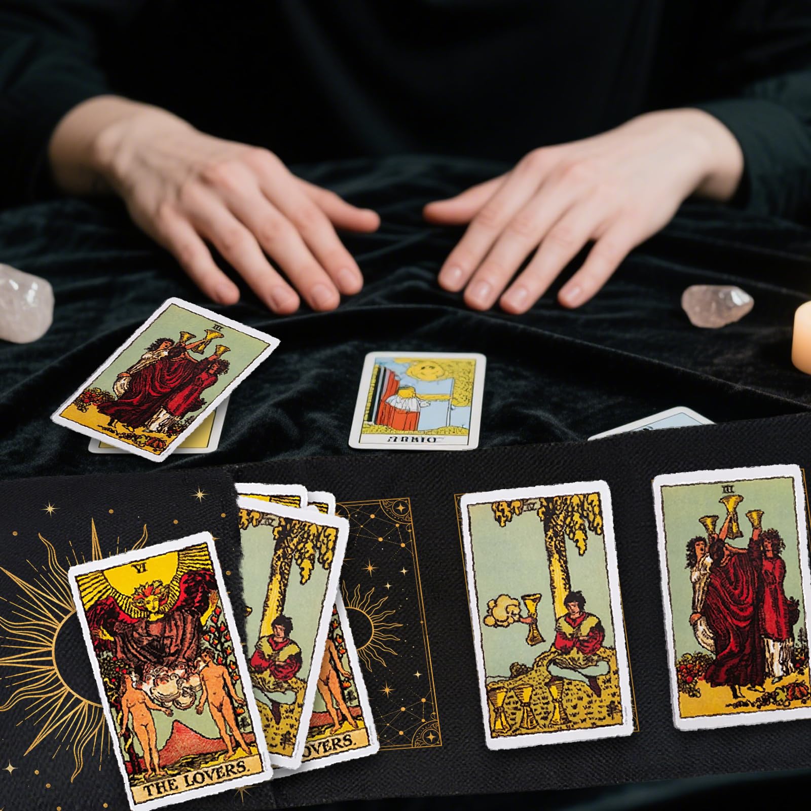 Cirkel Van Een Maan Fasen En Stralend Zon, Goud Heilig Geometrie Verdrievoudigen Maan Heidens Wicca Godin Symbool Mystiek Tatoeeren Astrologie Alchimie Boho En Magie Symbolen Oud Wijnoogst Achtergrond