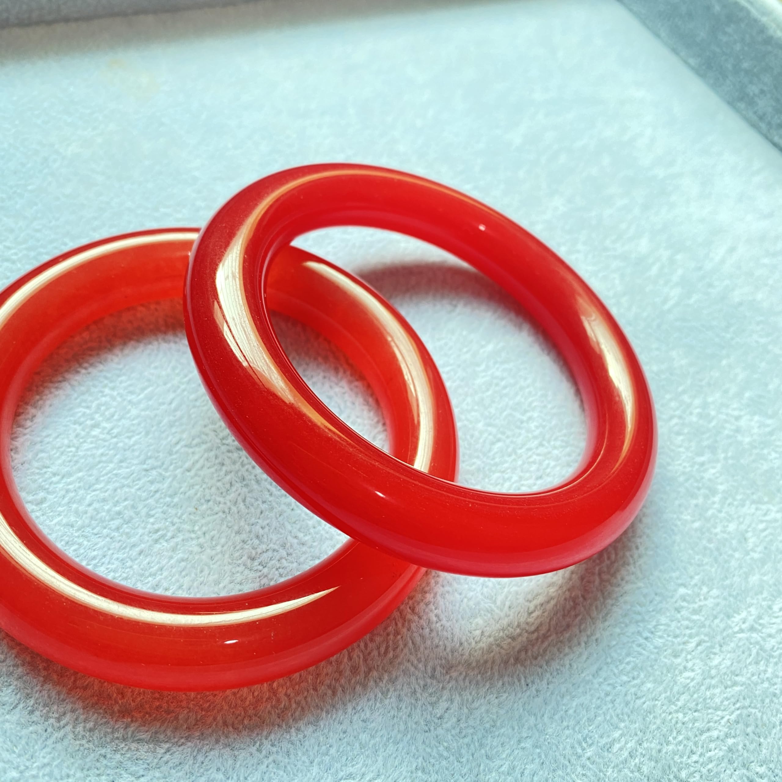 Bracciale di banco di Giada Rotonda di per Donne Cinese Bracciale di ricchezza di buona Fortuna Elegante Regalo di Compleanno di Compleanno in Pietra Rossa Vera e Propria (Rotondo Red1, 56-57)