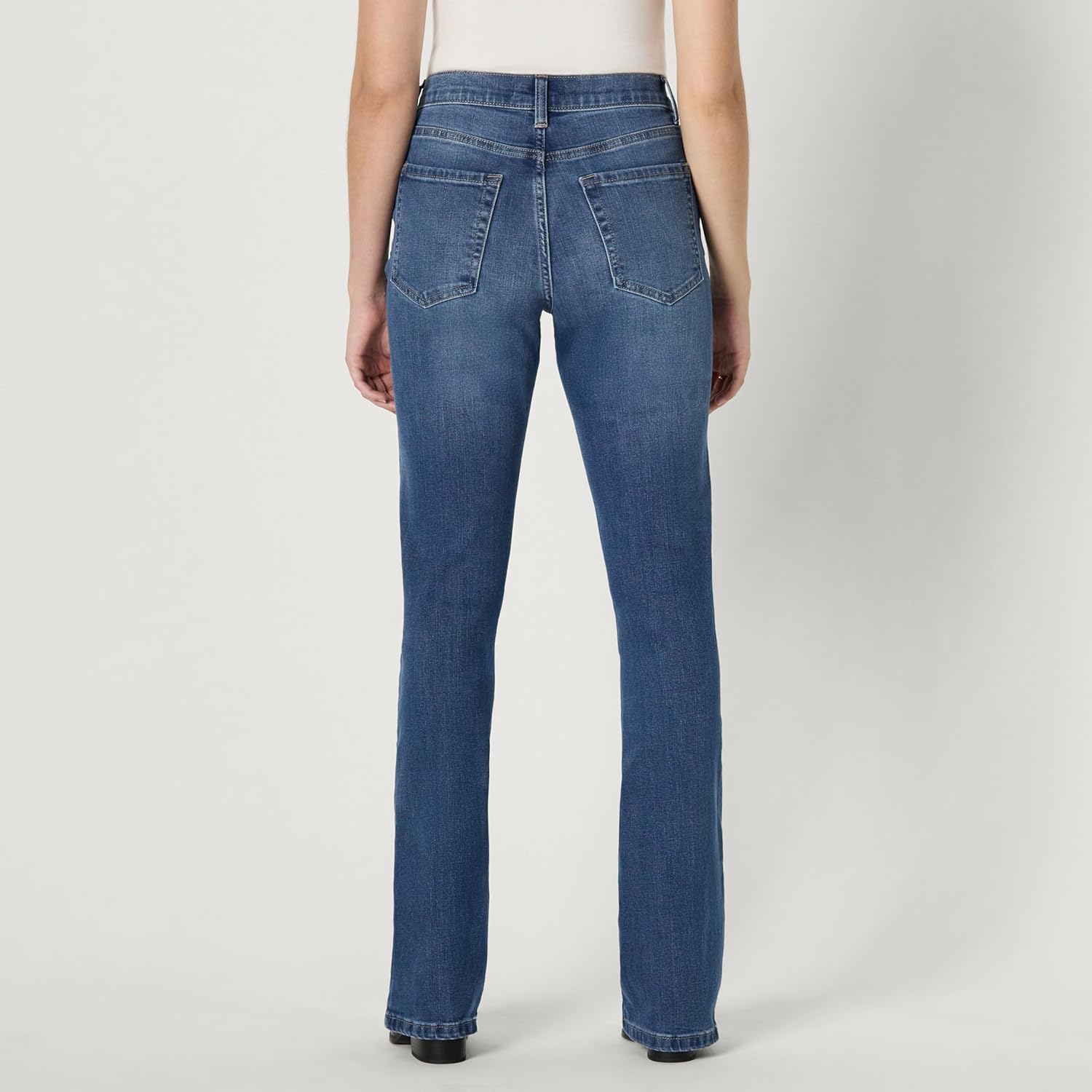 Amazon Essentials Women's Women's High Stretch Slim-Fit Mid-Rise Bootcut Jean - Image 2