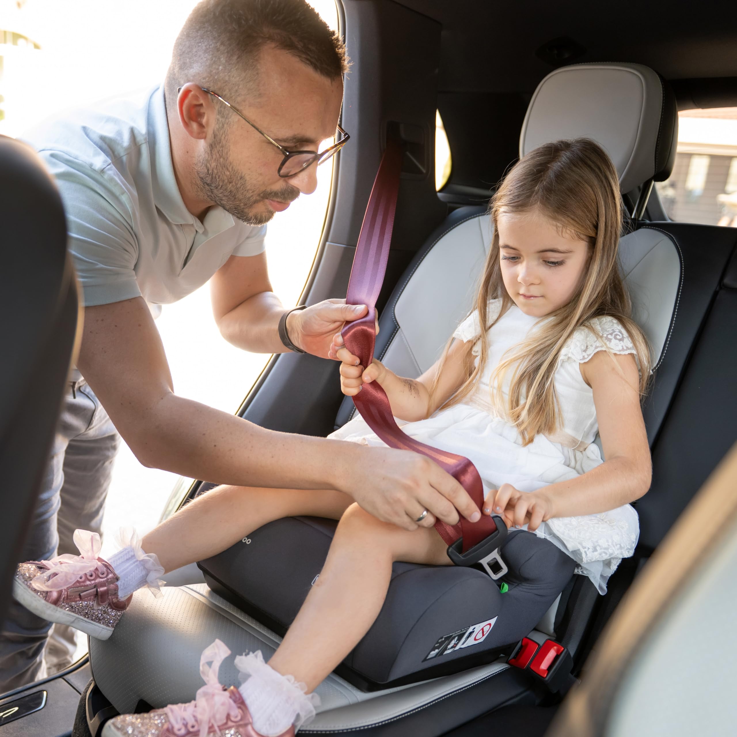 KikkaBoo i-UP Rialzo auto per bambini, i-Size, 125-150 cm, Seggiolino auto Gruppo 3, da 7 a 12 anni, da 22 a 36 kg, Rialzo auto, Facile installazione con cintura, Nero