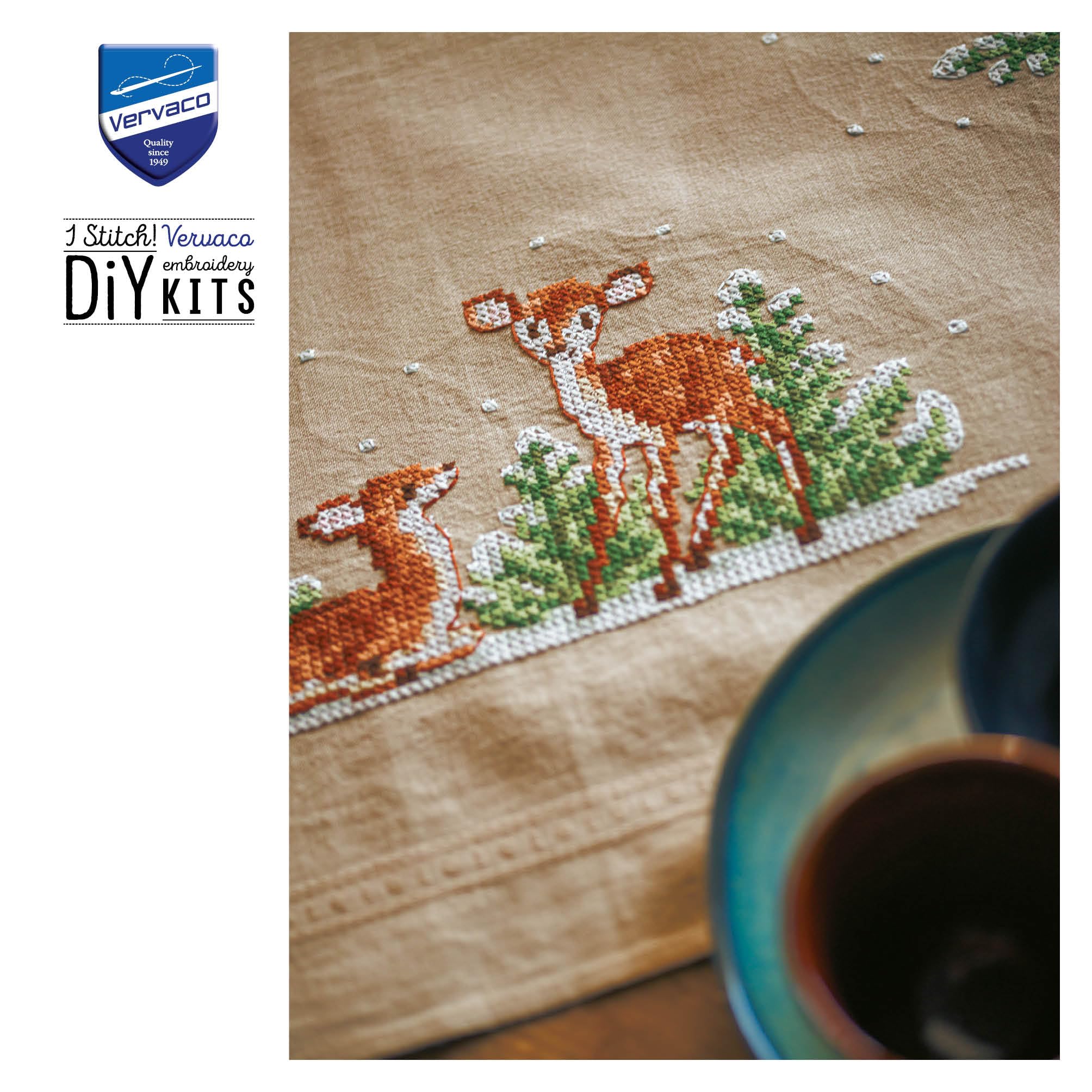 Vervaco Ricamo Punto Croce Kit Prestampato Tovaglie CERVO Biancheria Da Tavola Set Fai Da Te Creativo 80 x 80 cm Kit Hobby Creativi Adulti Casa Decor Cross Stitch Embroidery