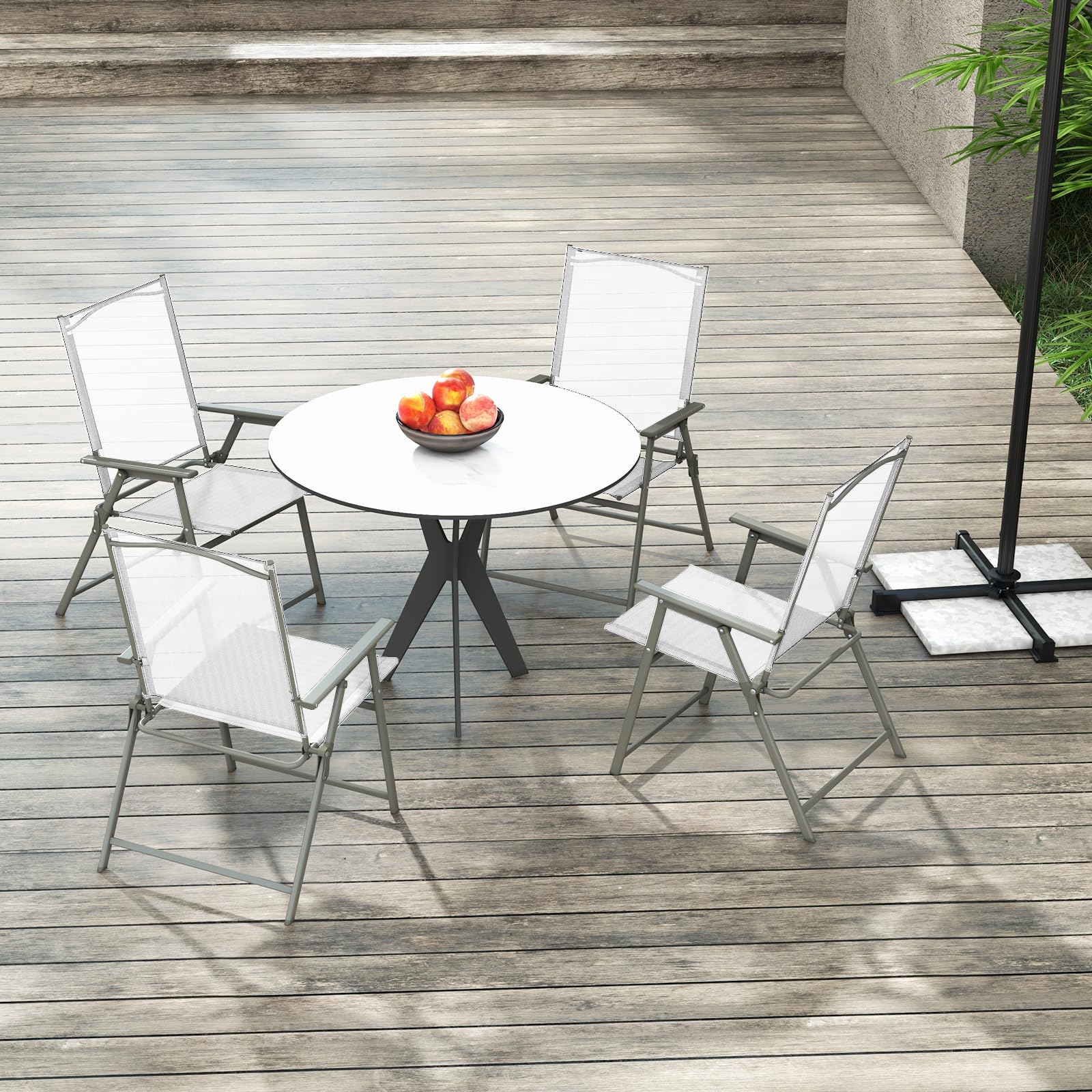 KOMFOTTEU Juego de 2/4 Sillas Plegables de Jardín, Sillas de Jardín Portátiles con Reposabrazos y Respaldo Alto, Sillones Ergonómicos con Carga de 150 kg, Asiento para Exterior (Blanco x 4)