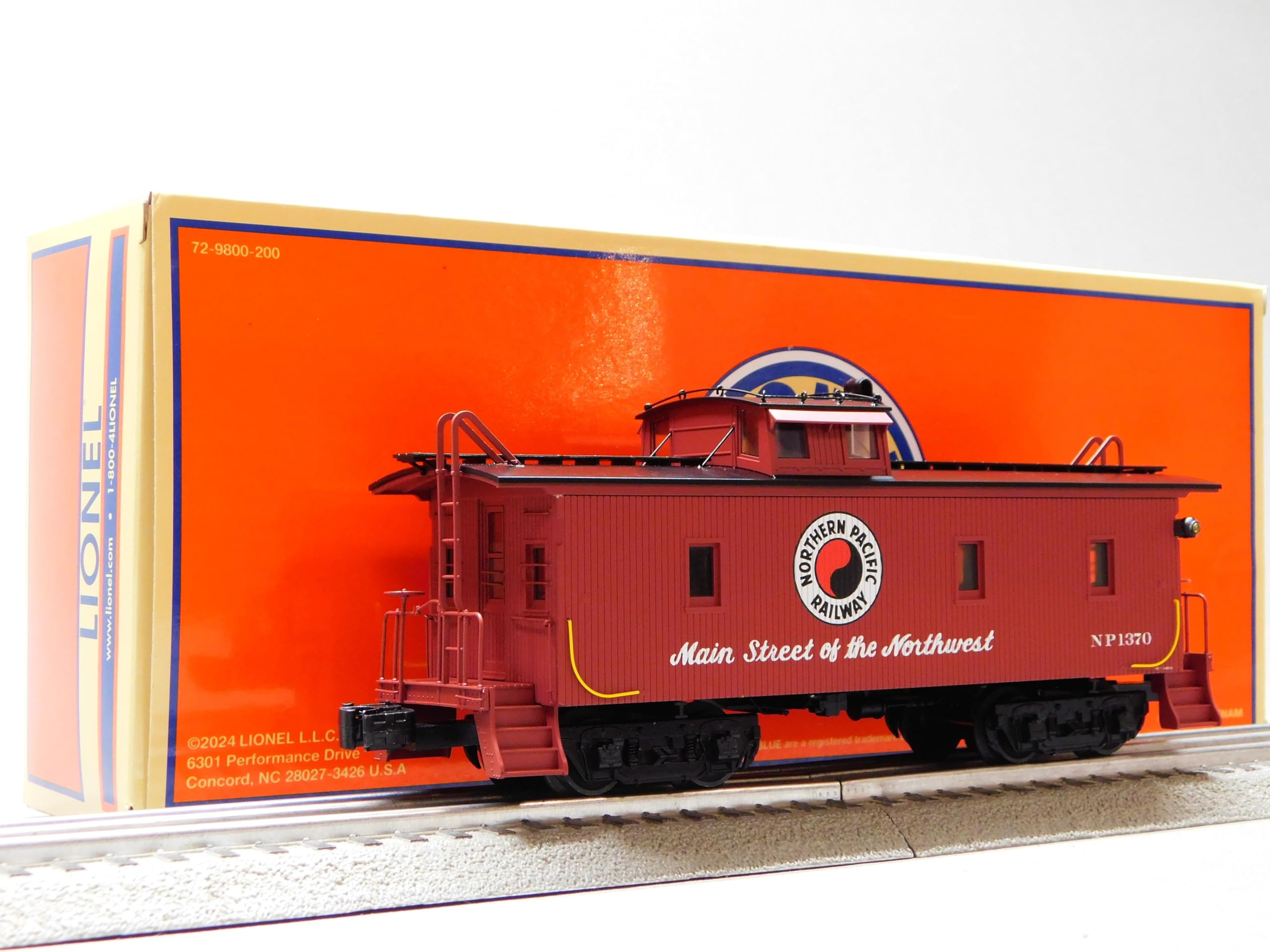 LIONEL Northern Pacific NP CA-1 Caboose #1370 O Gauge 2426370