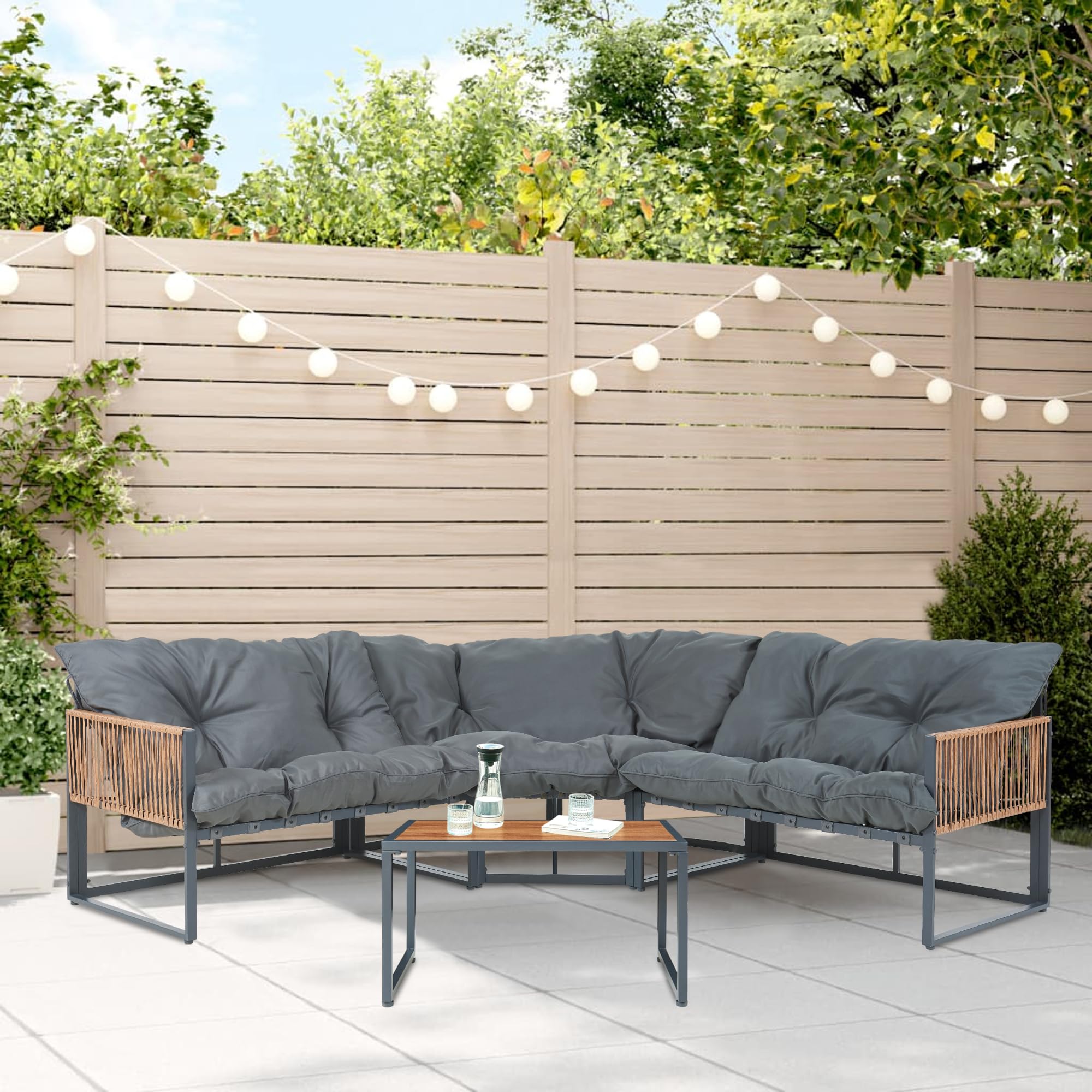 casa.pro Gartenmöbel Set Karg Balkonmöbel Lounge Set 4-teilig Sitzgruppe 3 Sofaelemente mit Couchtisch Outdoor Ecksofa Rattan-Armlehne Kissen wetterfest Dunkelgrau/Rattanoptik