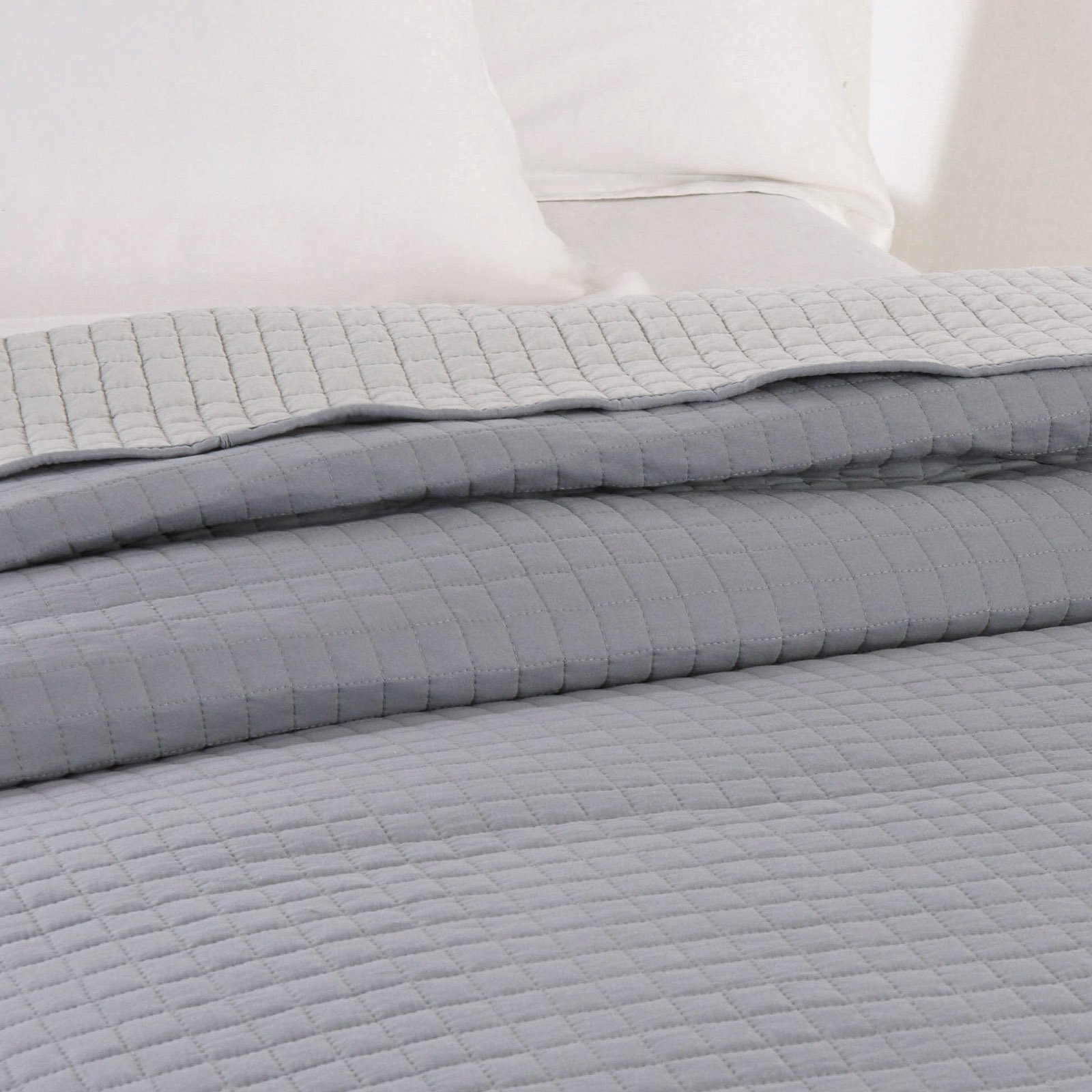 Tagesdecke Bettüberwurf Steppdecke Patchwork Flanelle Wendedesign Kariert 220x240 cm Grau-Hellgrau