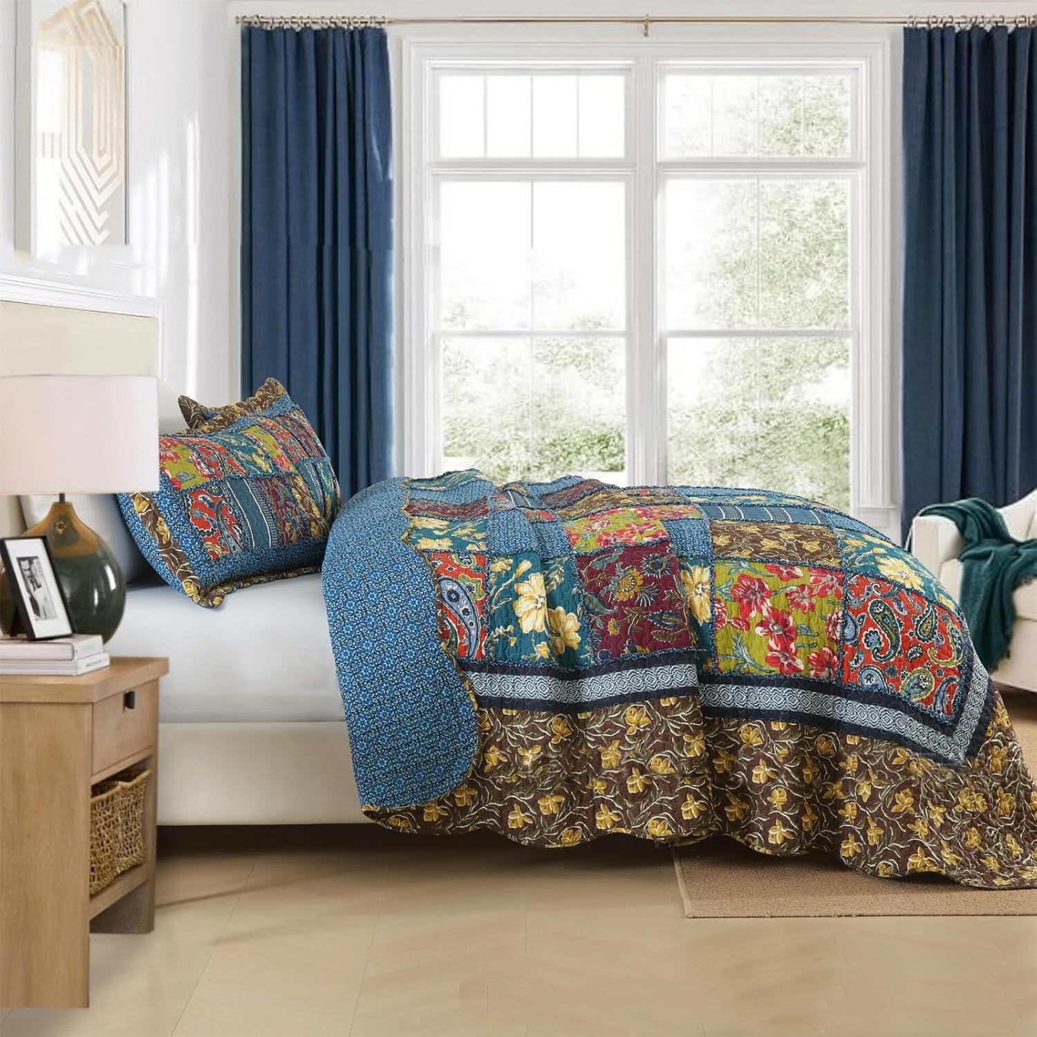 ABREEZE 3-Piece Quilt Set King Size Quilted Bedspread Reversible Country Style Floral Real Patchwork Bedding Quilt Set with Ruffles with Pillowcases for All Seasons,Coffee
