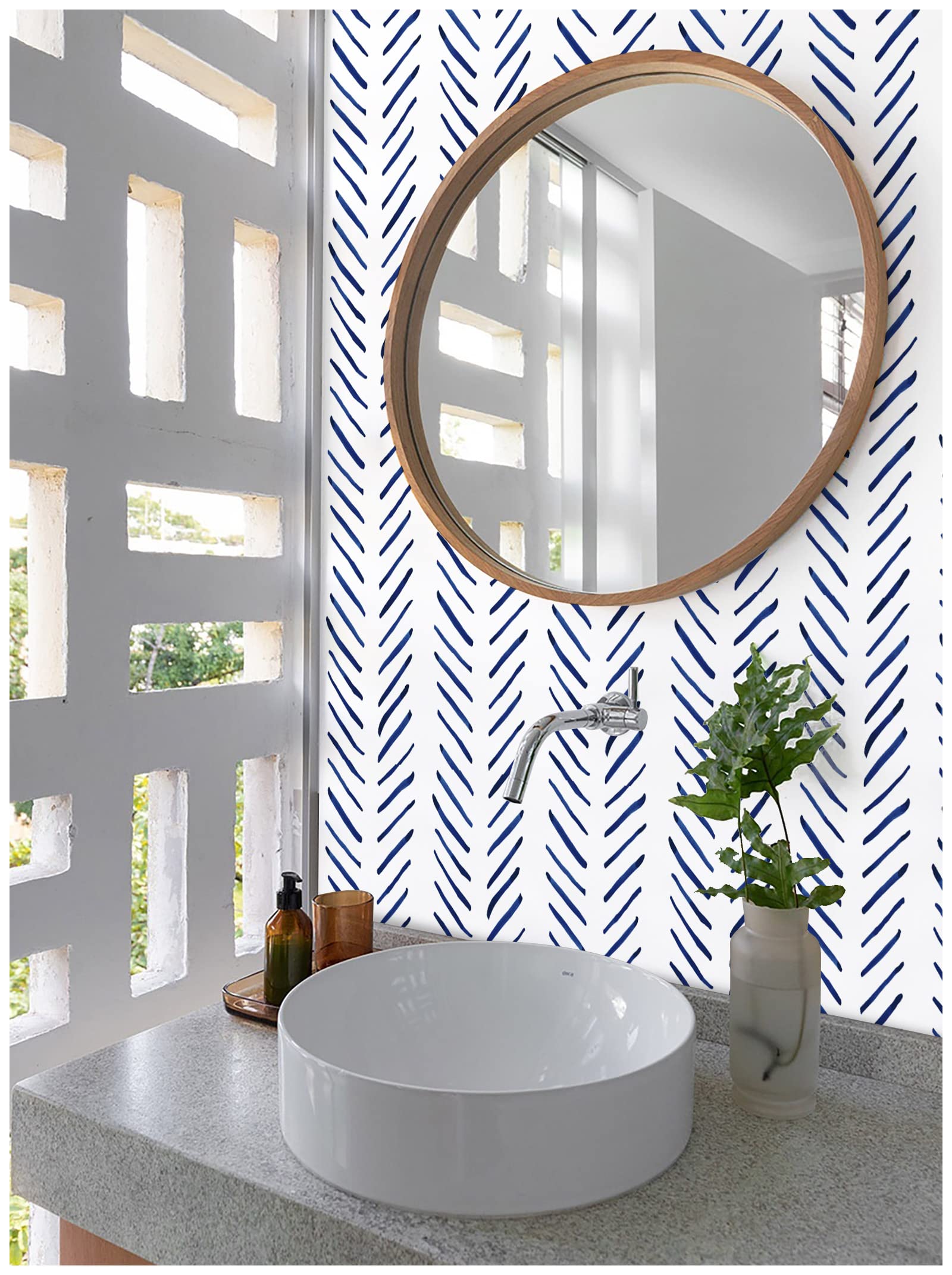 HaokHome 96101-1 Modern Brush Strokes - Papel pintado autoadhesivo de vinilo con diseño de rayas, color azul marino y blanco Chevron (17.7 x 33.7 pies)