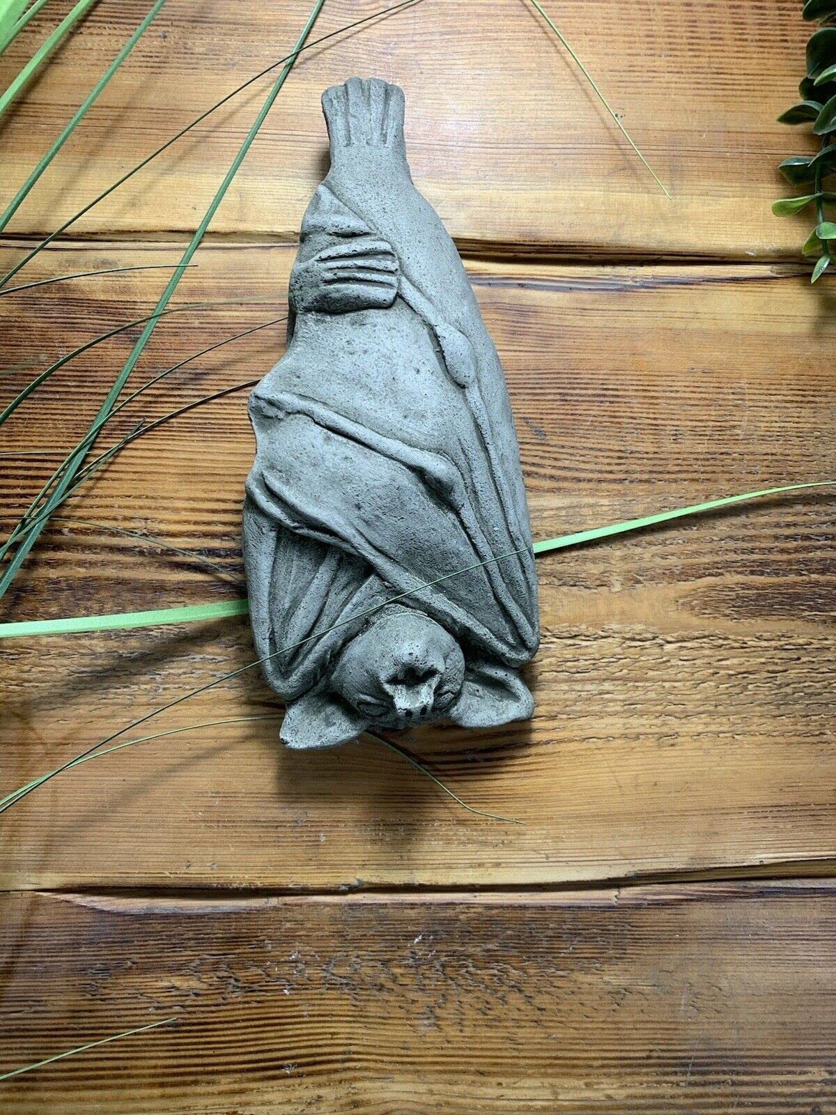STONE GARDEN HANGING BAT WALL PLAQUE GIFT ORNAMENT