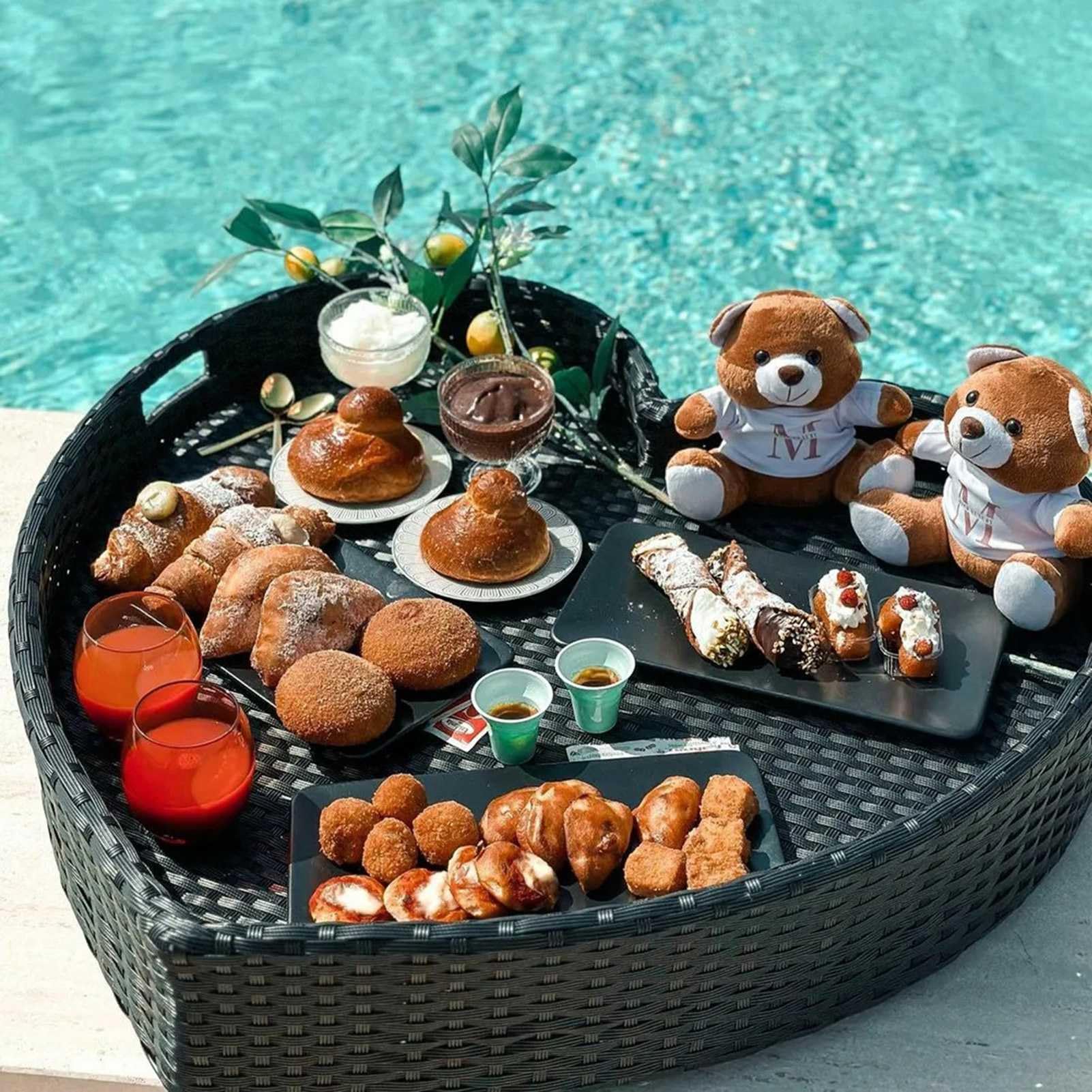 Bandeja Flotante para Piscina con Forma de corazón, Bandeja Flotante para Desayuno, Bandeja Flotante para Servir en el Agua, Mesa y Bar, flotadores para Piscina (Negro, 60 x 60 x 2