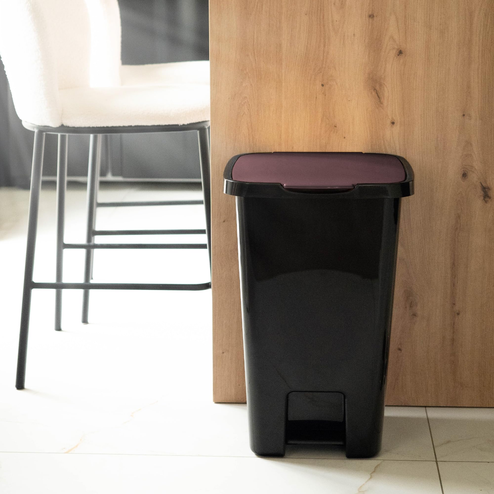 KADAX Pattumiera a pedale da 45 litri, con pedale e coperchio, grande pattumiera per la raccolta dei rifiuti, pattumiera a pedale in plastica, pattumiera con pedale (marrone)