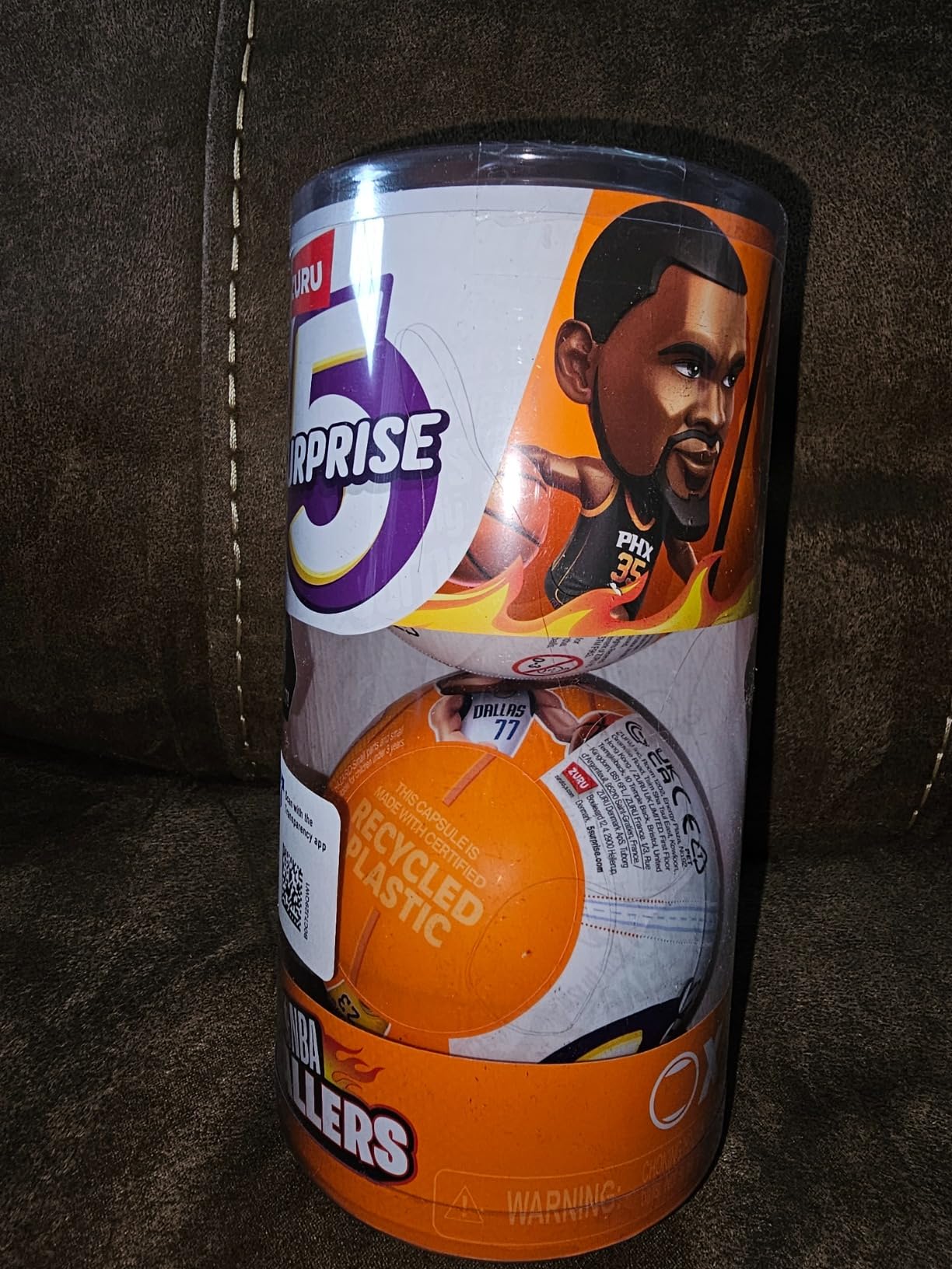 Great Basketball Collectible!