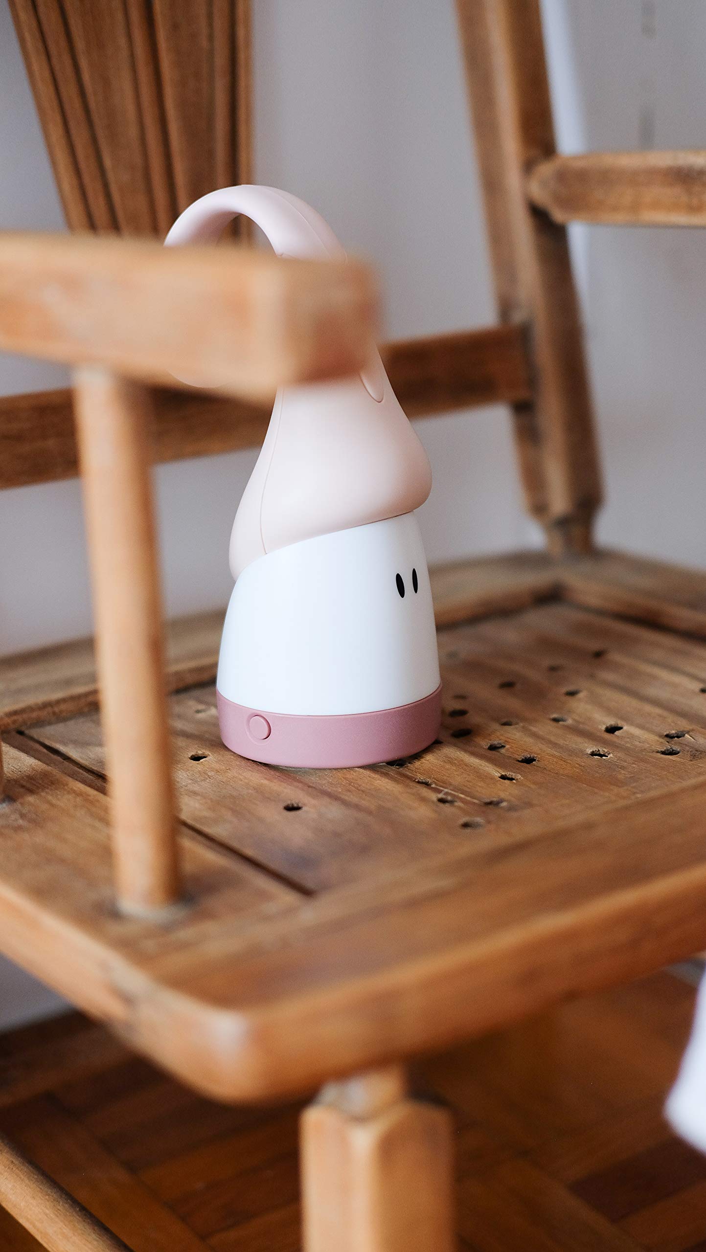 Béaba Nachtlampje voor kinderen/baby's, draagbaar, draadloos, schaalbaar met zaklamp, zacht licht, ergonomisch ontwerp: hangt aan handgrepen, wieg, lange batterijduur 90 uur, Pixie zaklamp, saliegroen