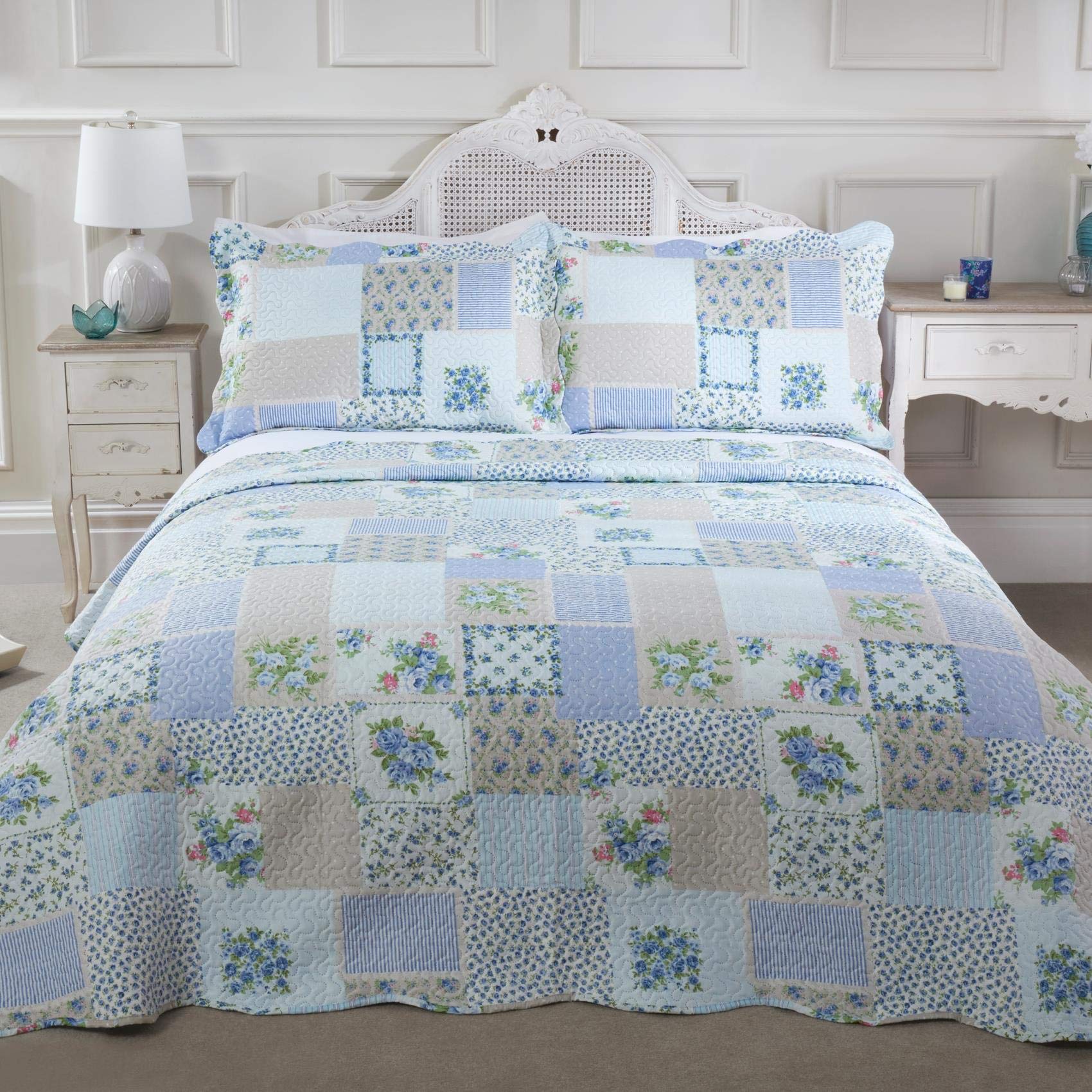 Emma BarclayCotswold - Quilted Patchwork Bedspread Set in Blue - Double