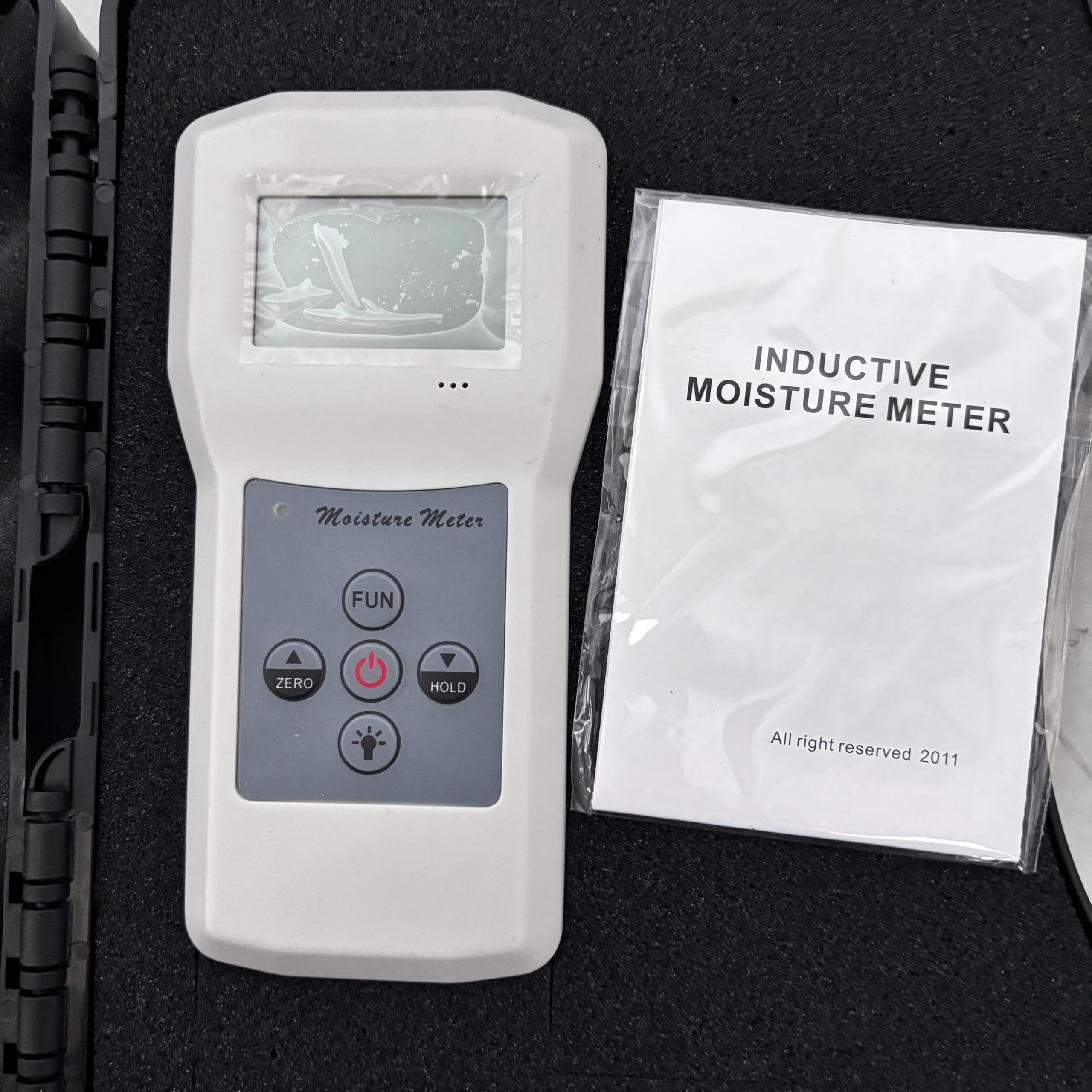 Digital Textile Moisture Tester Inductive Type Measurement for Leather Yarn Spools Fabrics Garments and Other Textile Materials with Measuring Range 0 to 80% Accuracy ±0.5% n