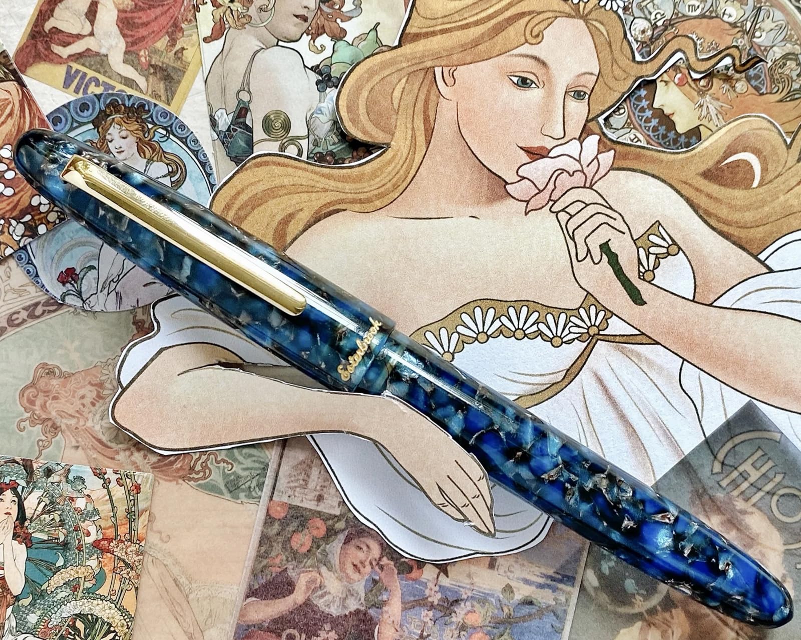 Stylo plume Esterbrook Estie Nouveau Blue Gold Trim, stylo plume à cartouche avec 30 ml d'encre Pinie