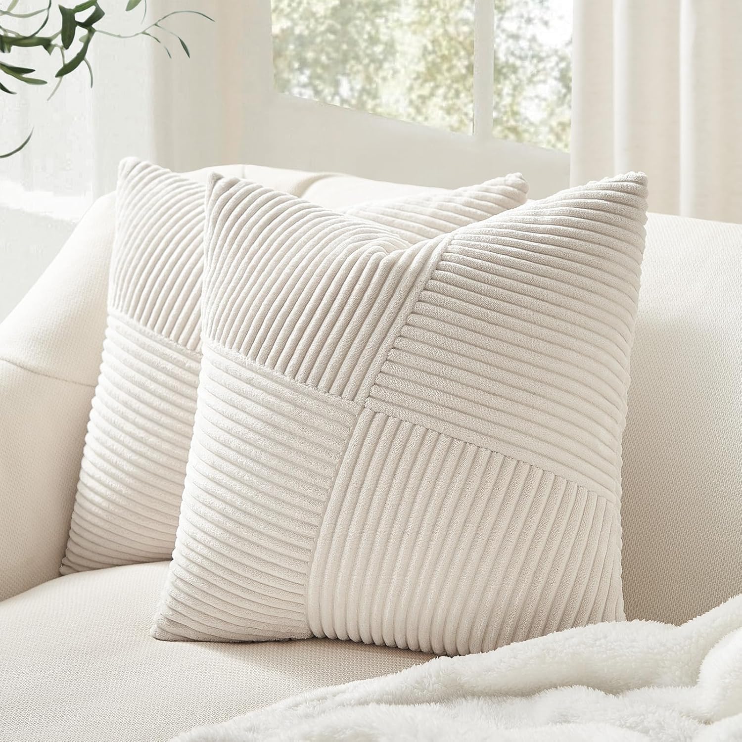 Velours côtelé super doux pour ces housses de coussin 65x65 topfinel