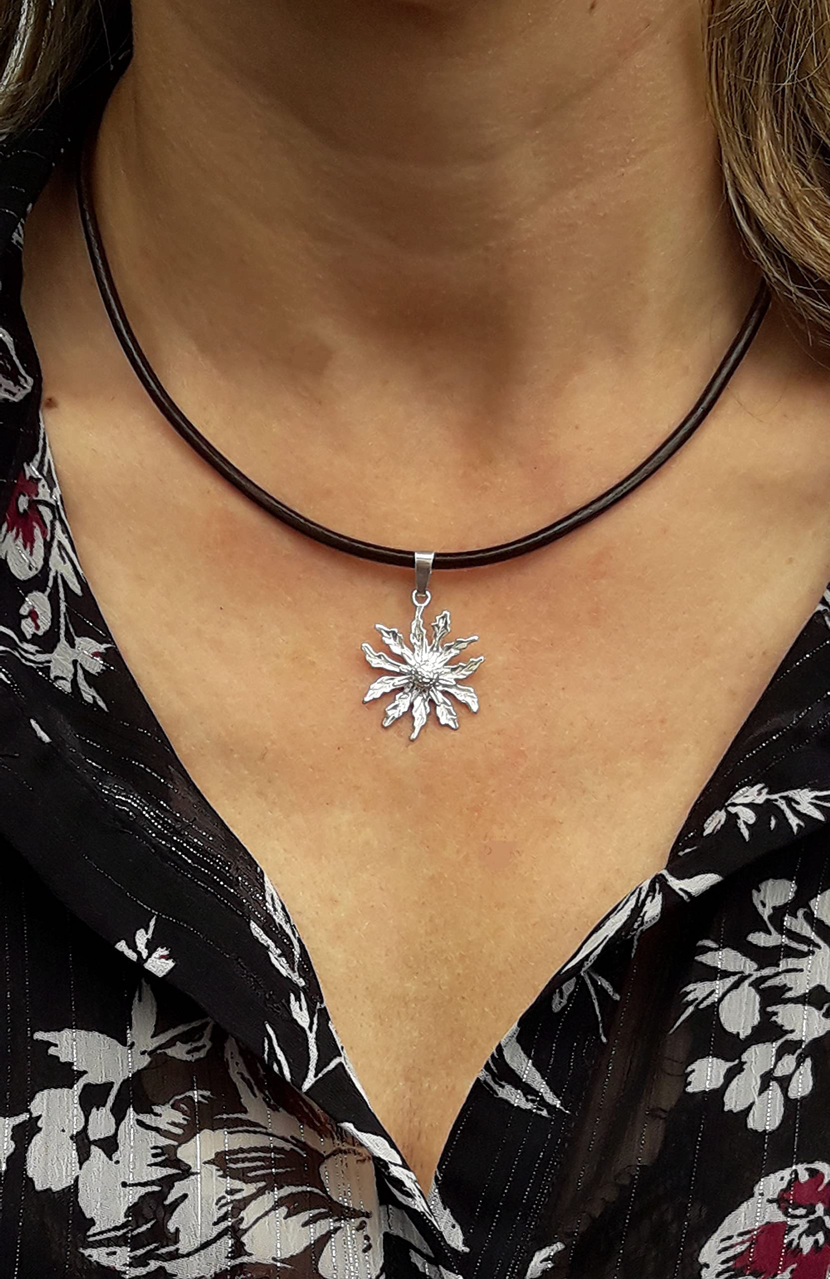 EKONAT- Colgante con eguzlore de plata flor del sol de plata- collar de plata con eguzlore collar con flor del sol - Amuleto de protección - étnico -