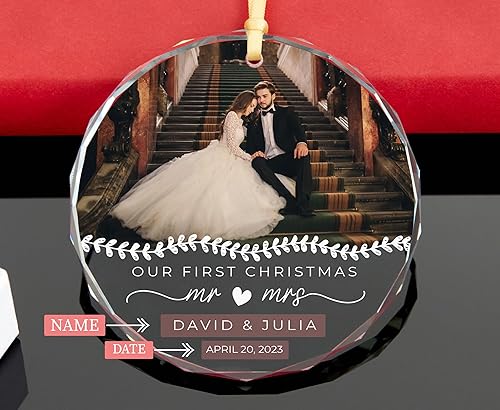 Miniatura 2 de Adorno personalizado de Mr and Mrs 2023  Adorno de foto de casado  Adorno de primera Navidad como casado  Regalos para recién casados  Regalos para
