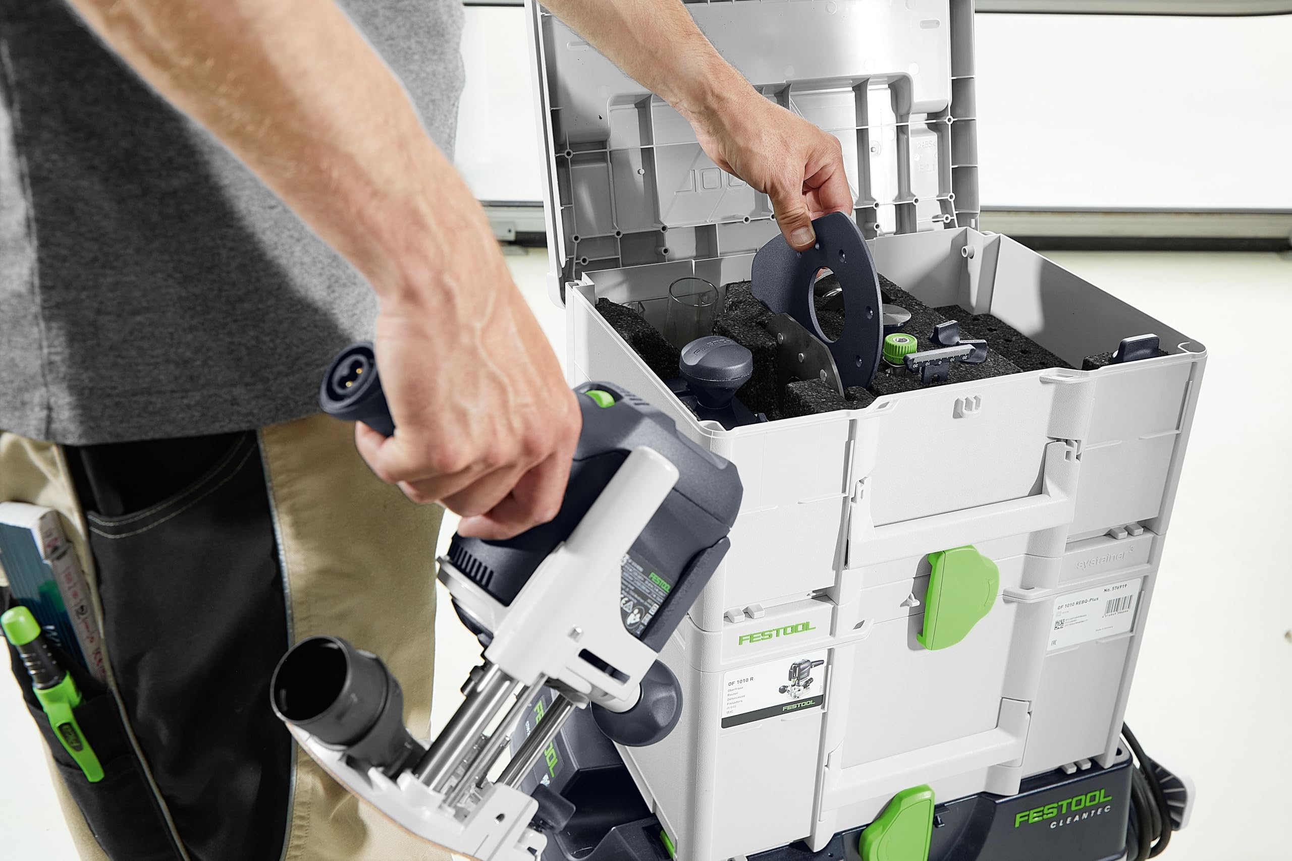 Festool ZS-OF 1010 M Set de Accesorios para Fresadora OF 1010 | Adaptador de carril guía, compás de varas, anillos copiadores, mandril de centrado y colector de virutas