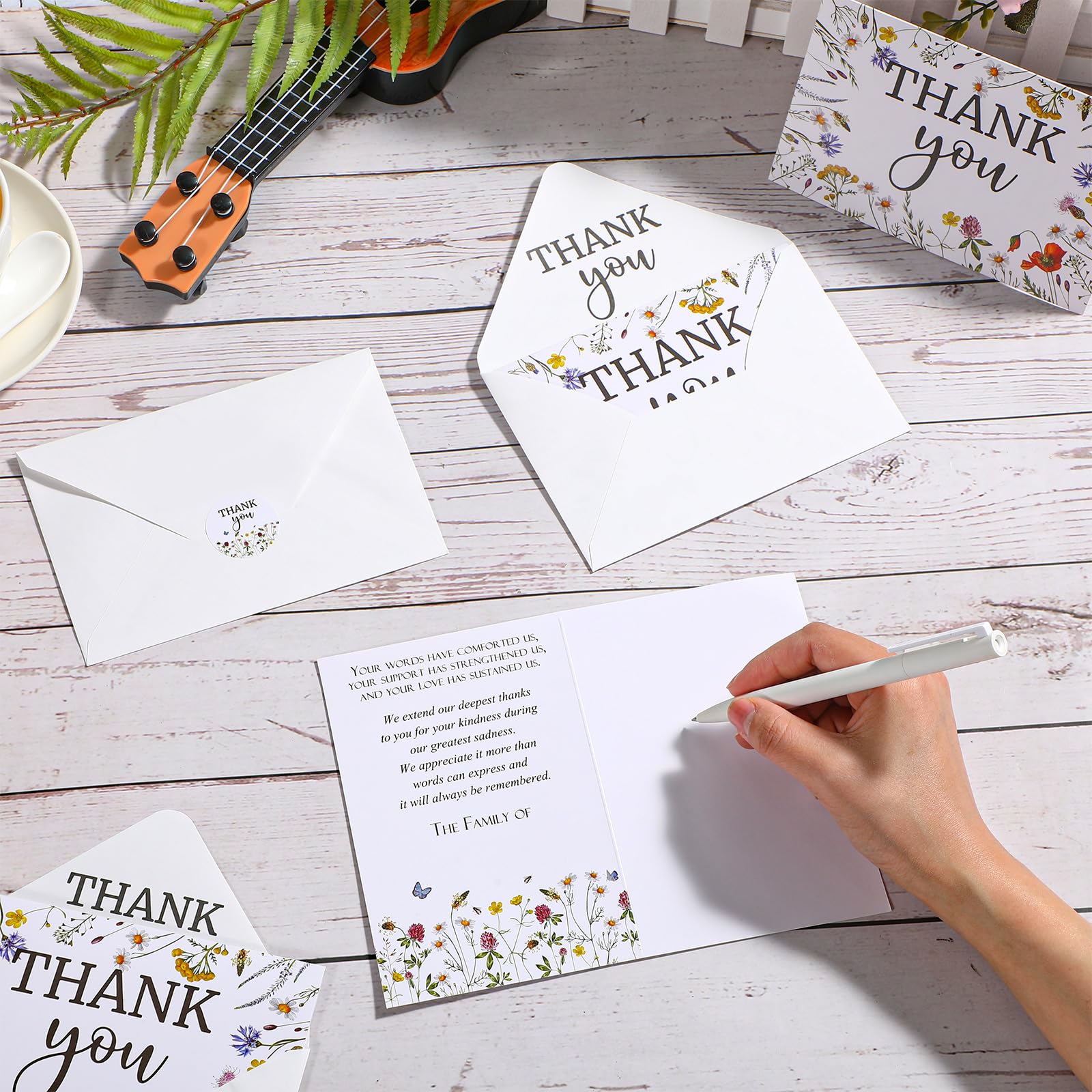 Marspark Paquete de 25 tarjetas de agradecimiento de condolencias, tarjetas de agradecimiento funerarias con sobres y tarjeta conmemorativa con mensaje con calcomanía, tarjeta de duelo para