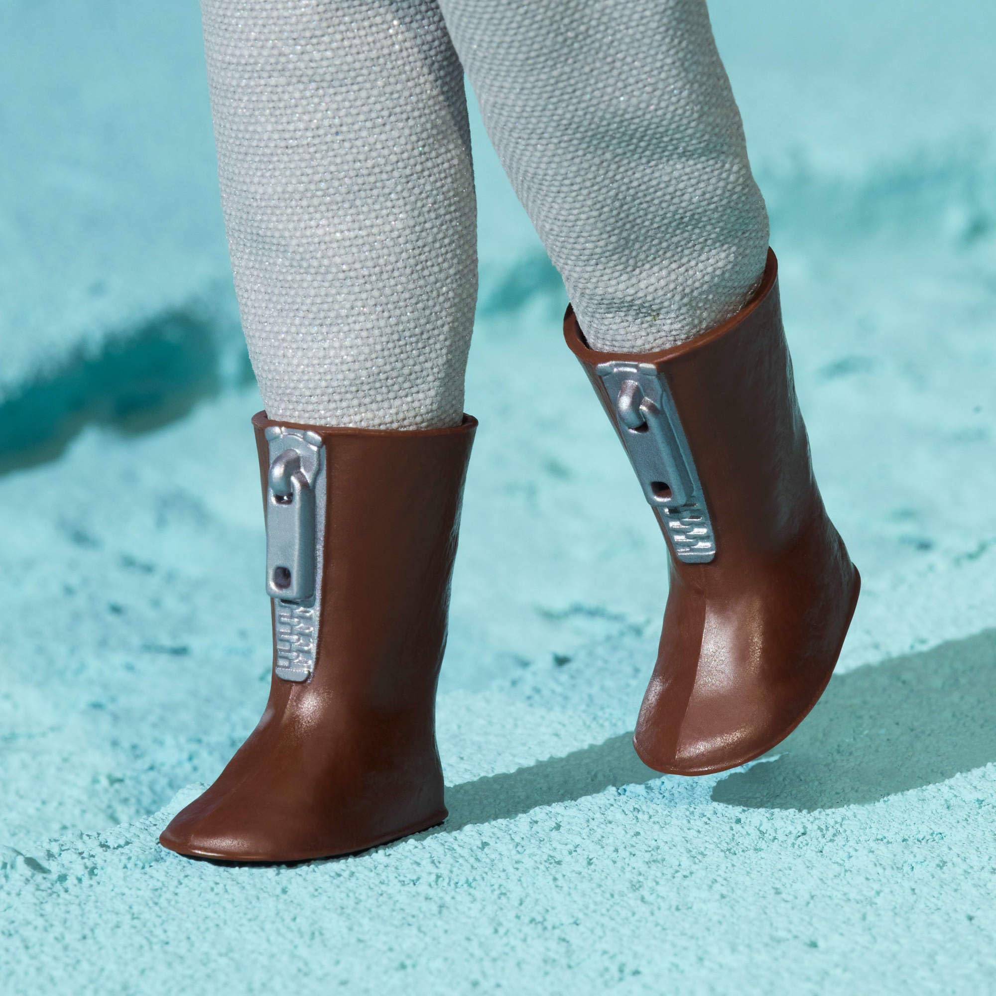 Barbie Signature Astronauta, bambola da collezione con tuta argentata, stivali spaziali e casco inclusi, riproduzione vintage del 1965, giocattolo per adulti, JBJ48
