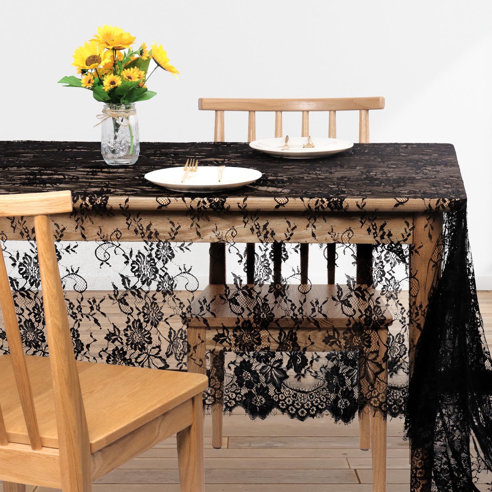 Primrose Crest Tablecloth - Black Style
