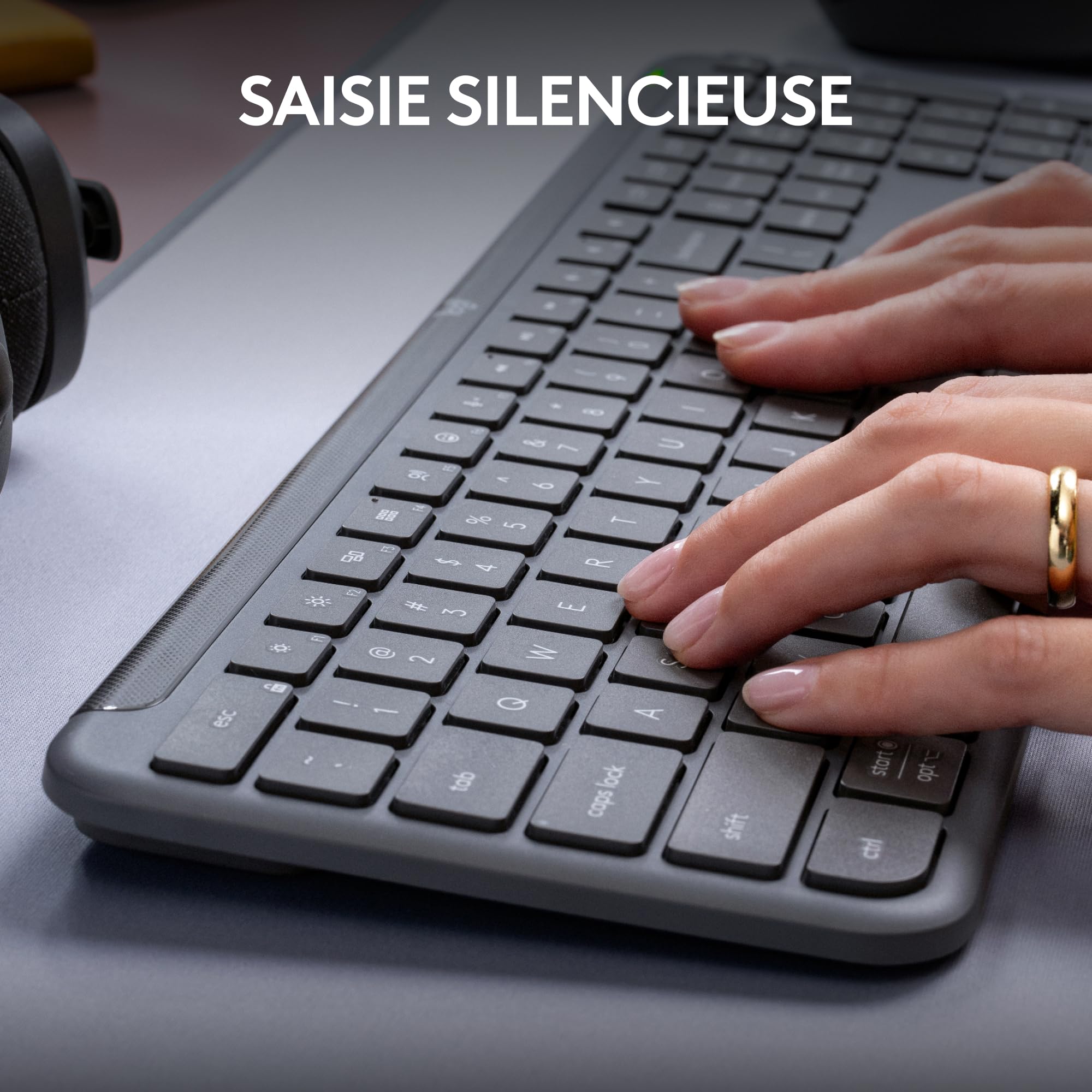 Logitech Signature Slim K950, clavier sans fil, design élégant, saisie sur plusieurs dispositifs, frappe discrète, Bluetooth, multi-systèmes d’exploitation, Windows, Mac, Chrome, FRA AZERTY, Graphite