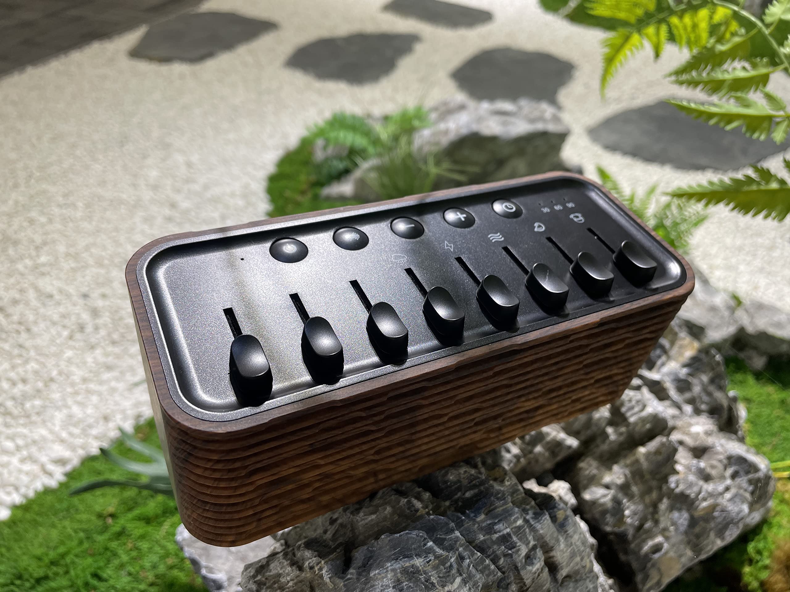 iGear White Noise player - with 8 built in natural sounds Thunder