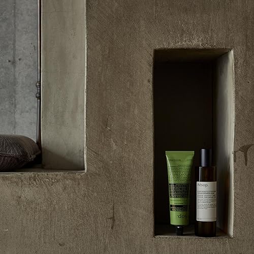 Miniatura 5 de Aesop Olous Aromatique Room Spray  Ambientador sin aerosol  Fresco, amaderado, cítricos  Botánicos de cítricos edificantes, cedro, cardamomo  Aroma