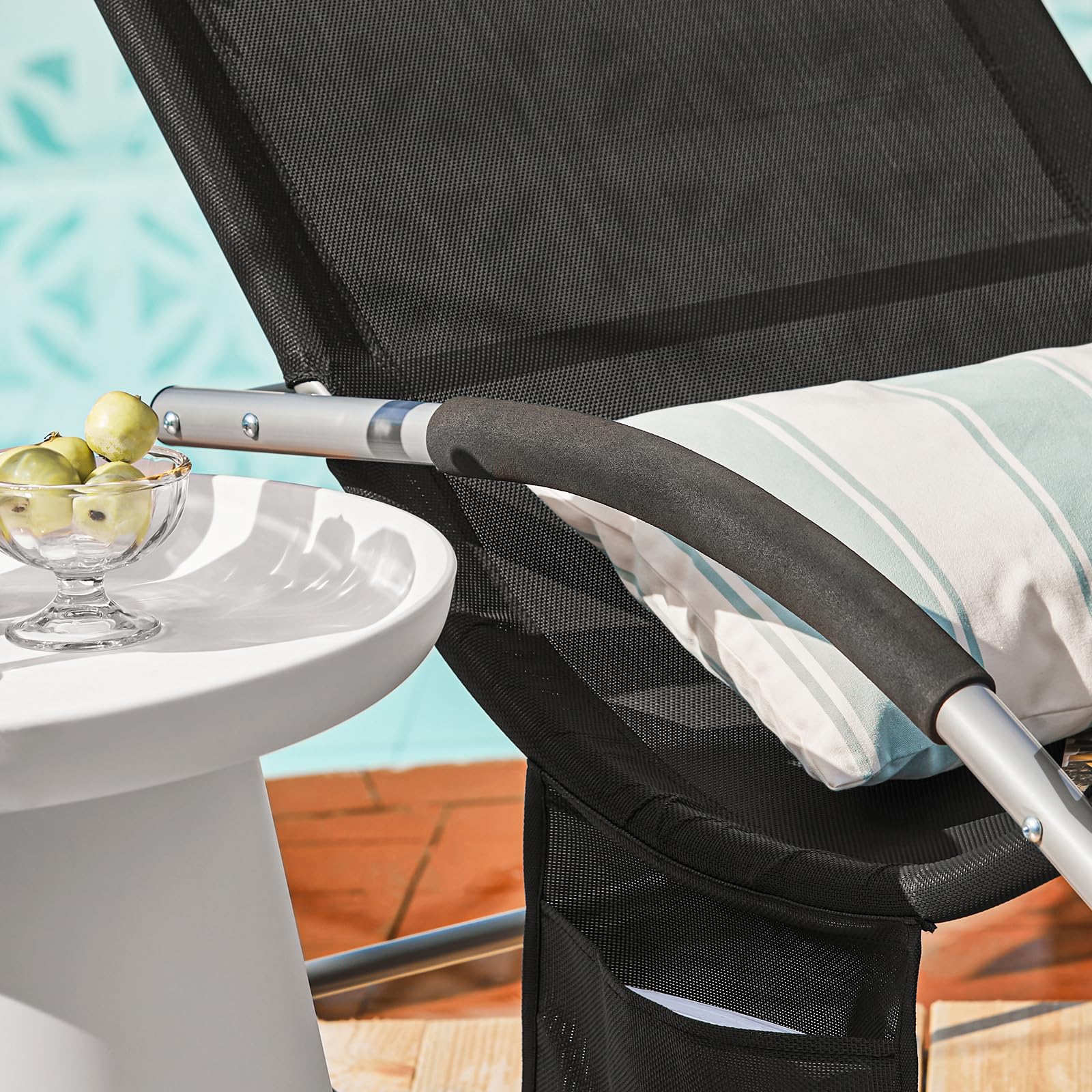 SoBuy 2er-Set Gartenliegen mit Kopfkissen 150x87x63cm Belastbar bis 150kg | 2er-Set Sonnenliegen mit Seitentasche, Stabilem Metallgestell, Outdoor Liegestuhl Atmungsaktivem Bezug, Schwarz OGS28-SCHx2